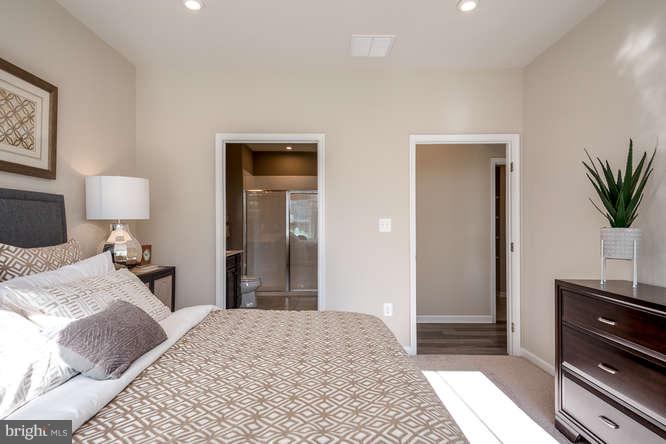 LEE'S PARKE - Residential