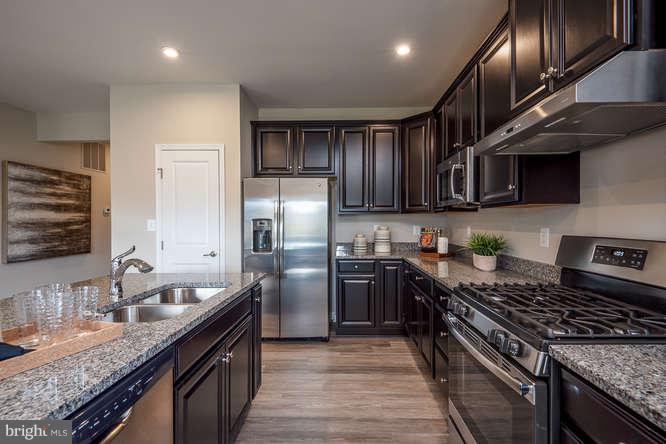 LEE'S PARKE - Residential