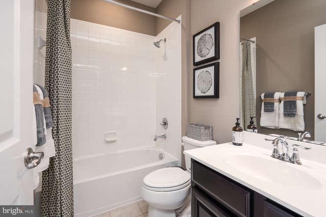 LEE'S PARKE - Residential