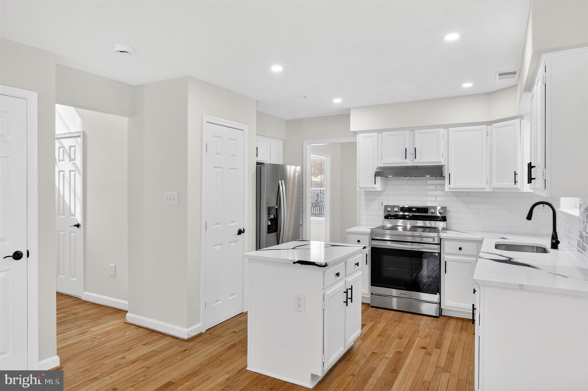 SUMMIT CREEK - Residential