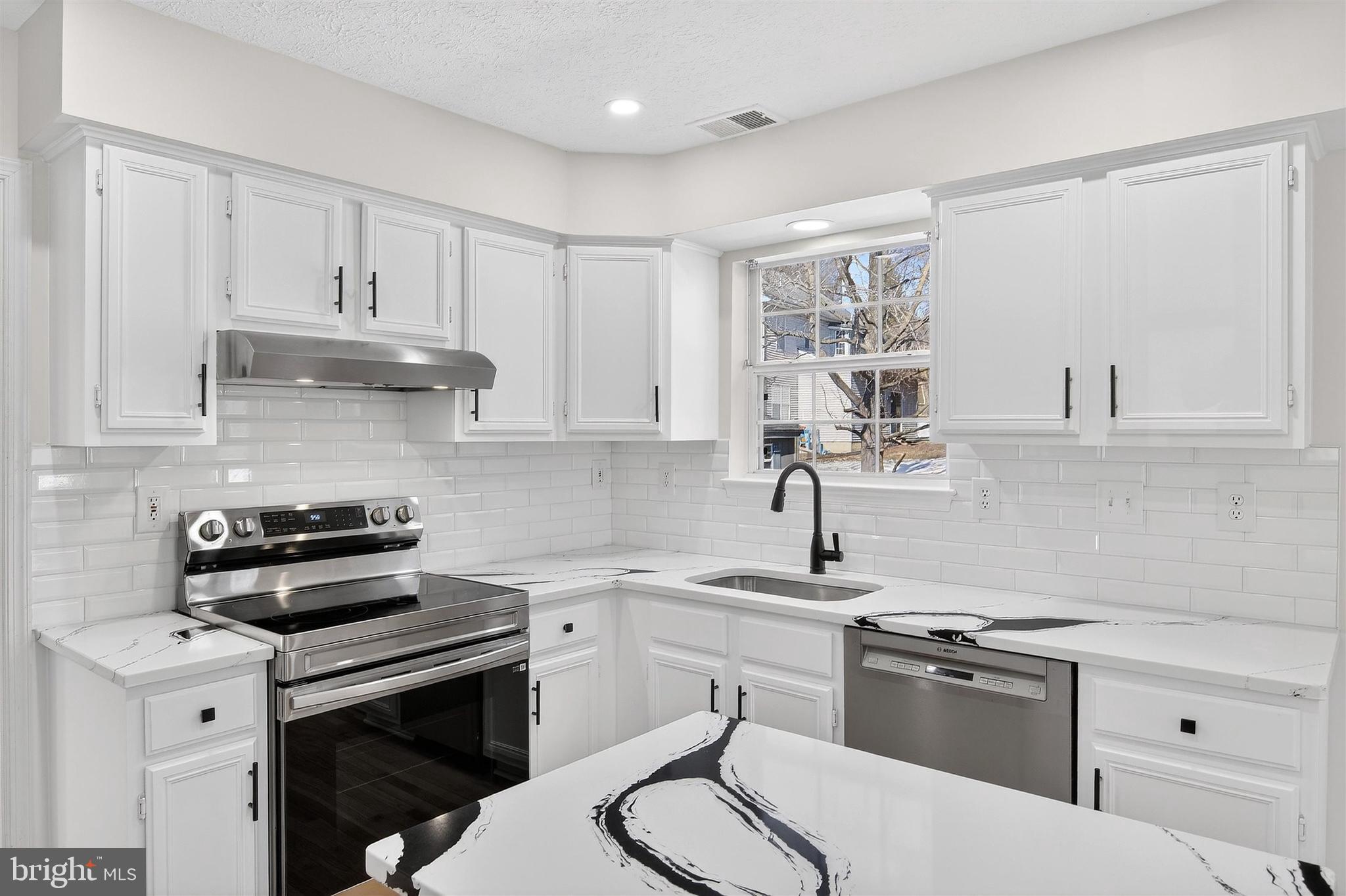 SUMMIT CREEK - Residential