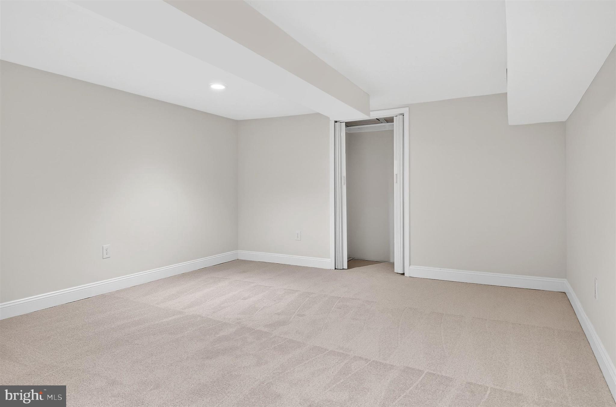 SUMMIT CREEK - Residential