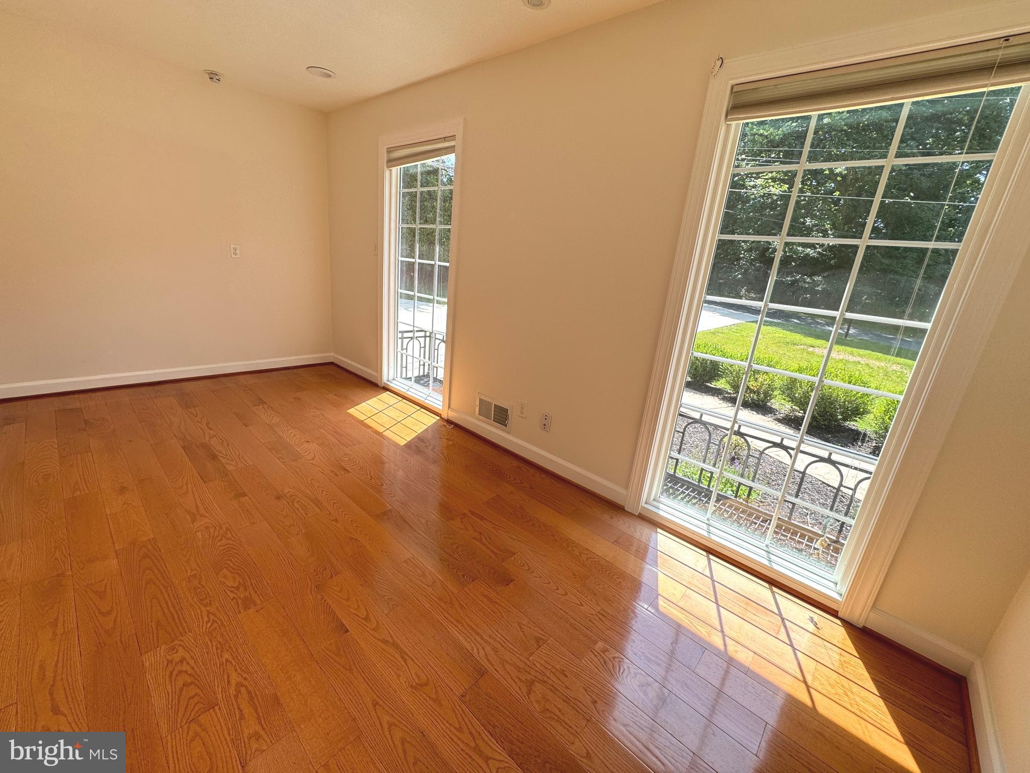 WILLOWBROOK - Residential