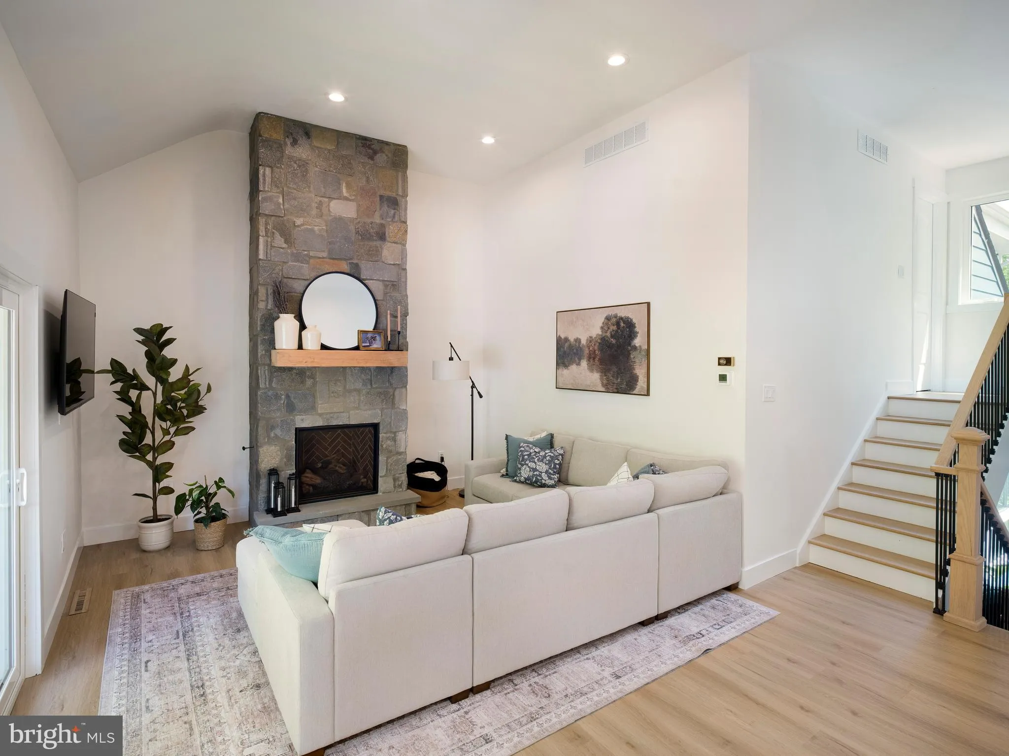 Villanova, Pennsylvania 19085, United States, 4 Bedrooms Bedrooms, ,4 BathroomsBathrooms,Residential,Active,187872