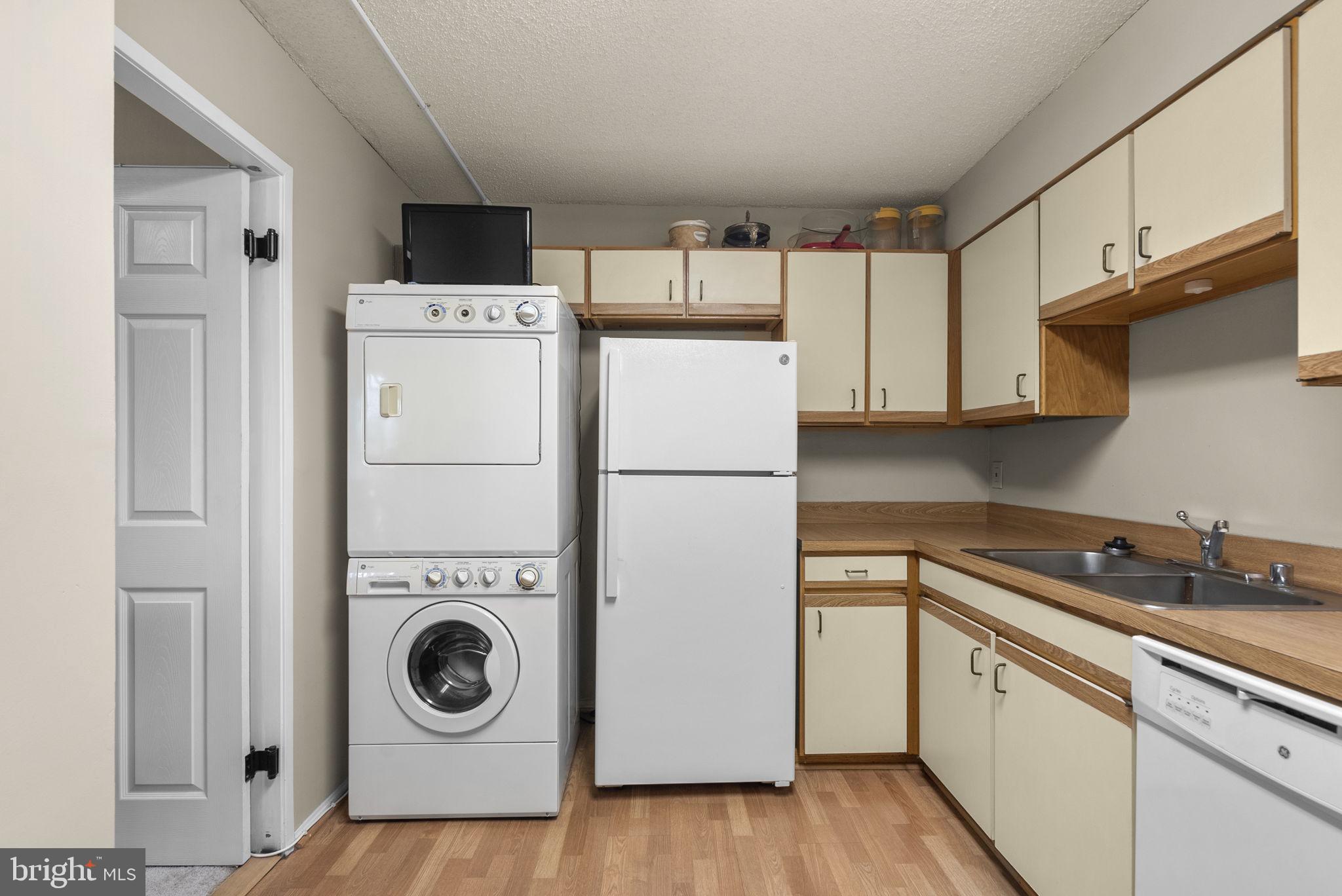 GREENS AT LEISURE WORLD - Residential