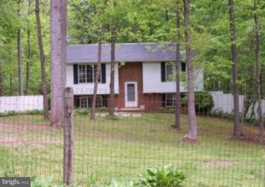 Comfortable 3 bedroom, 2 full bath home located off of Route 17. Wooded property with fenced rear yard, and a nice deck for relaxing on. Main level with kitchen/dining area, living room, 2 bedrooms and a full bathroom. Lower level features a family room, bedroom. second full bath, and laundry room. Come take a look!