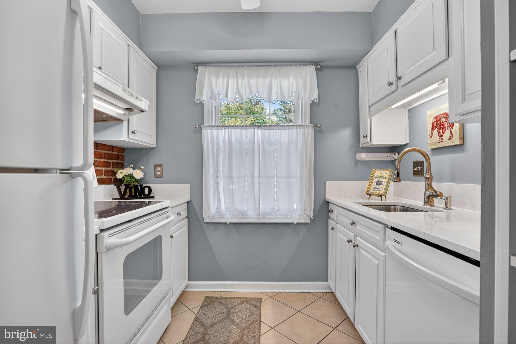 5845 REXFORD DRIVE 721