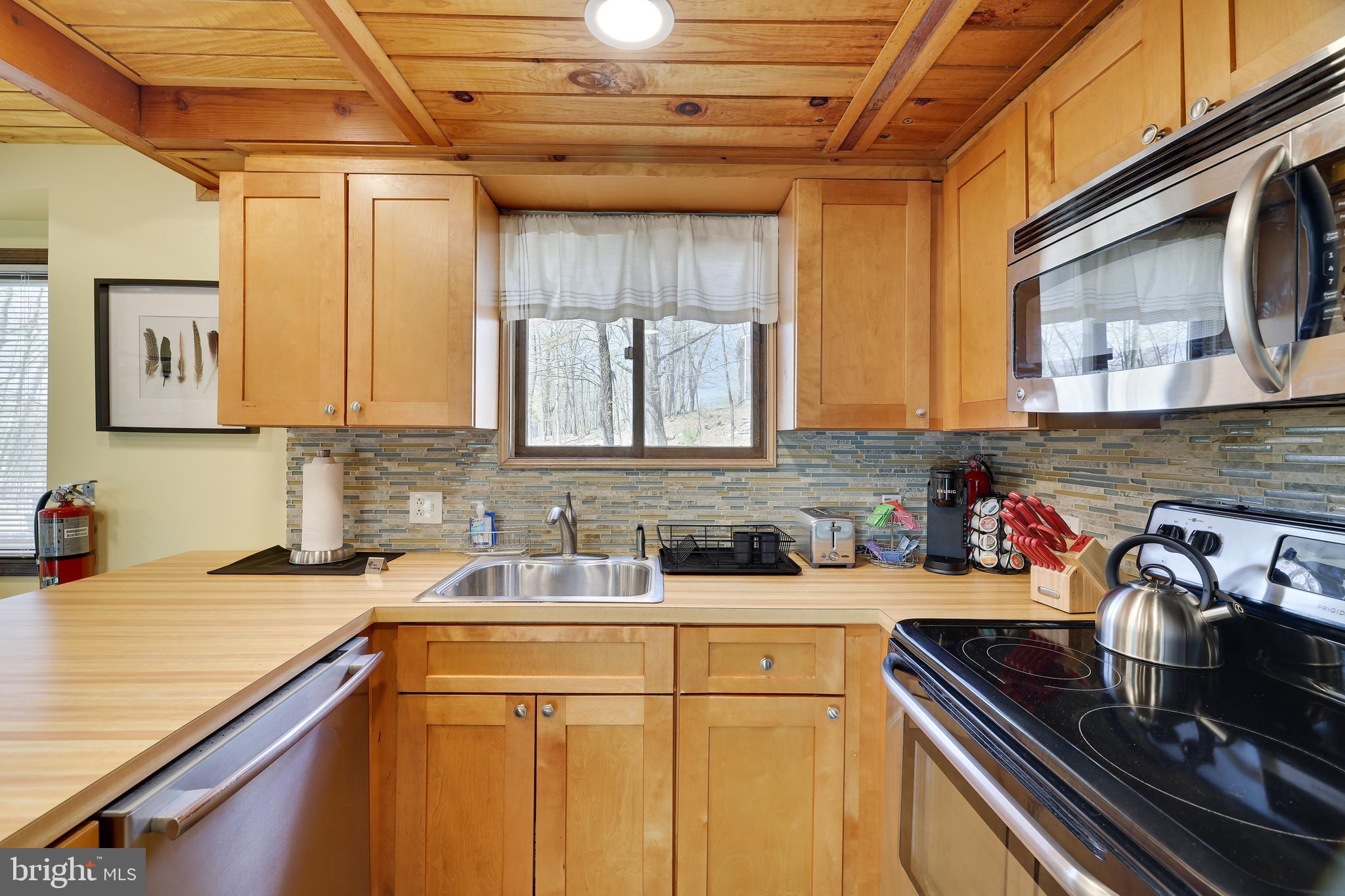 SAW CREEK ESTATES - Residential