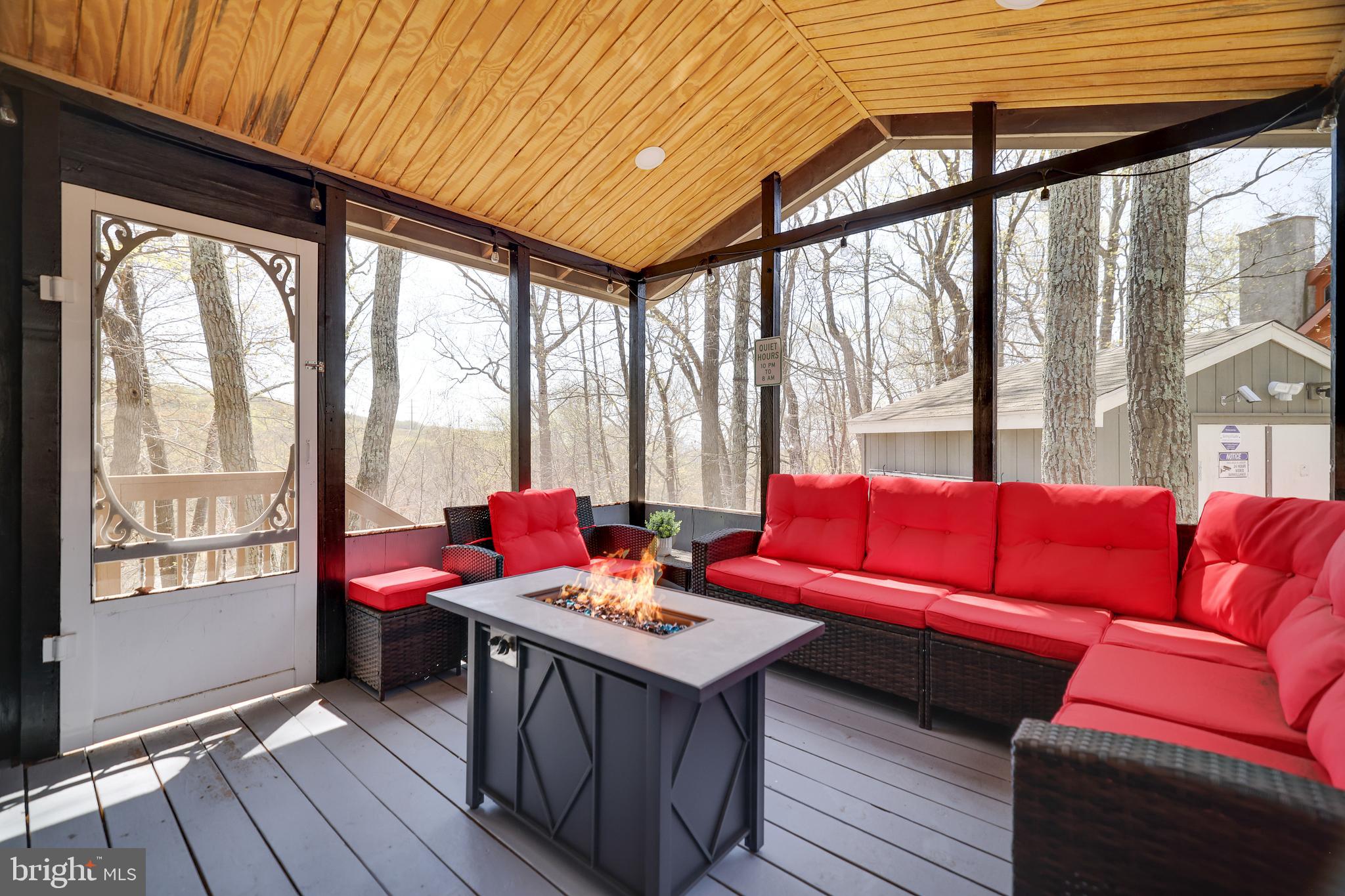 SAW CREEK ESTATES - Residential