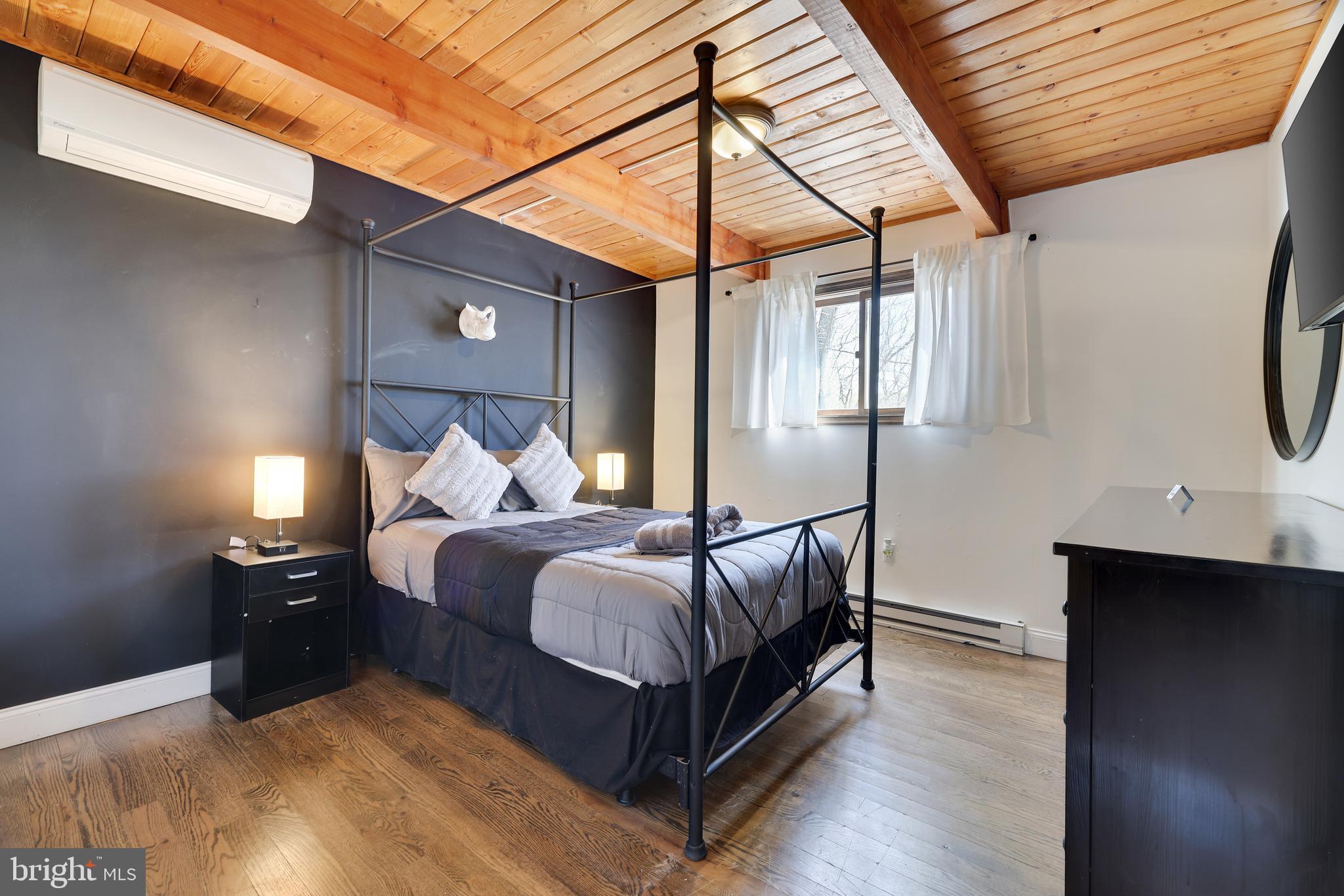 SAW CREEK ESTATES - Residential