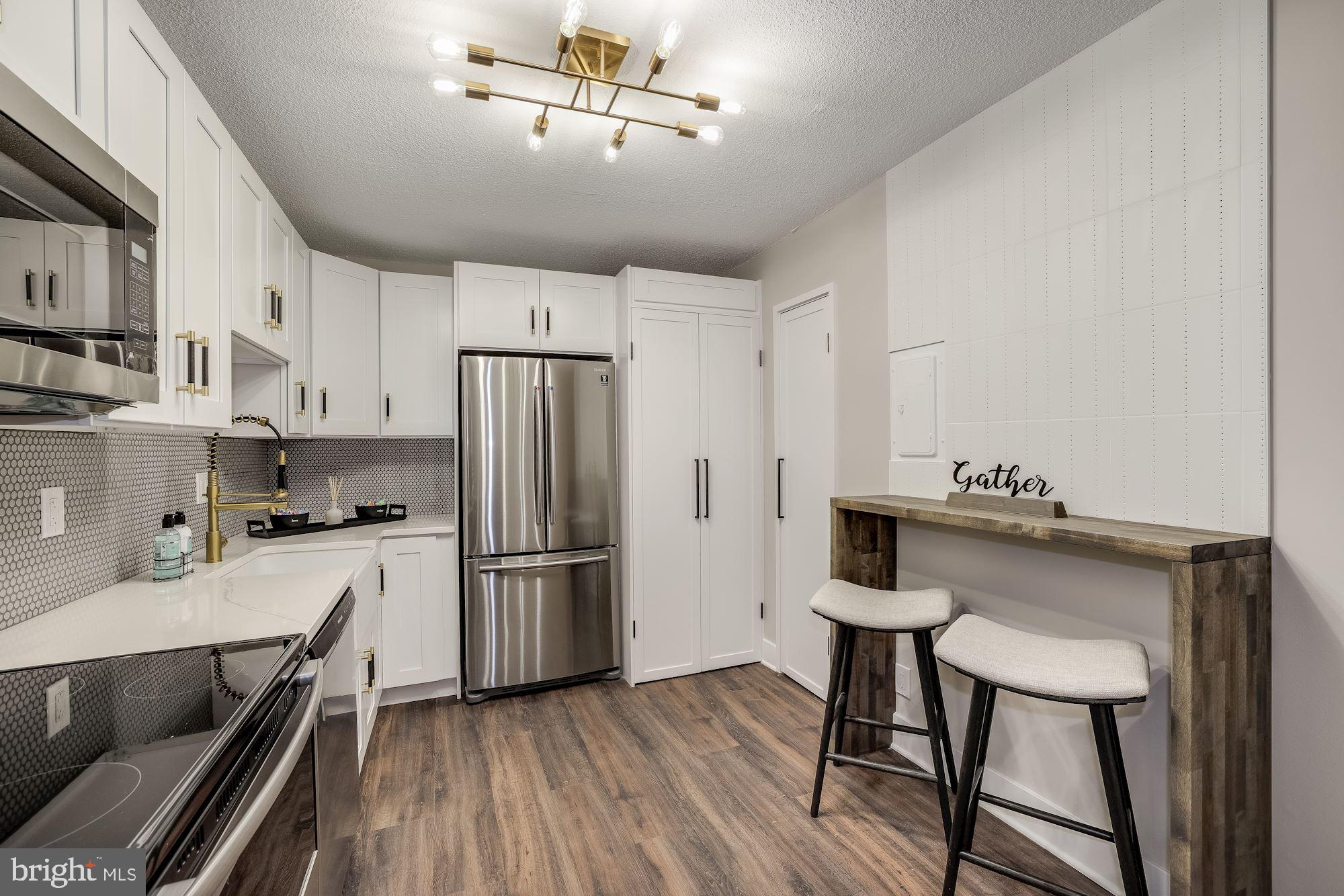 ROTONDA - Residential Lease