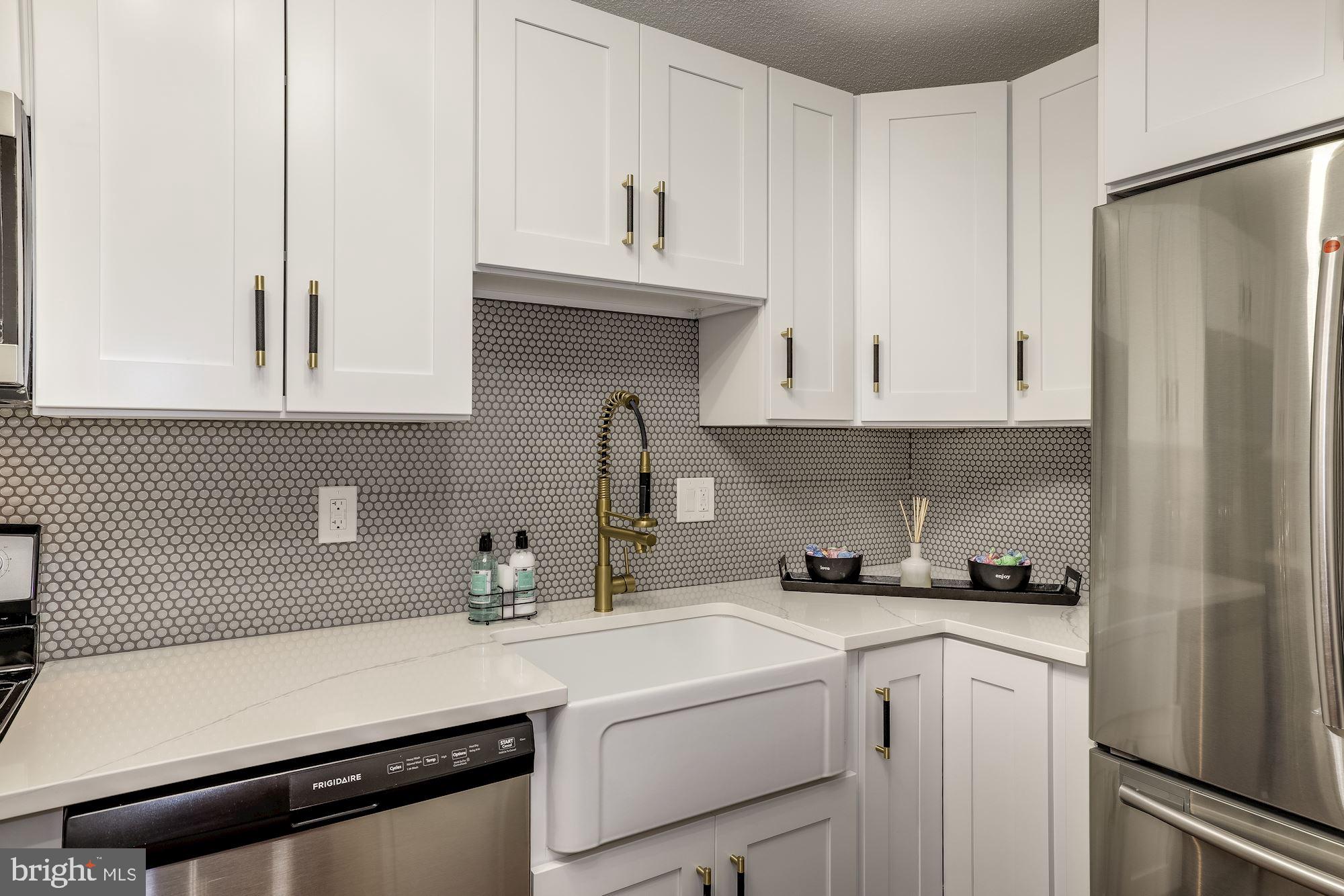 ROTONDA - Residential Lease