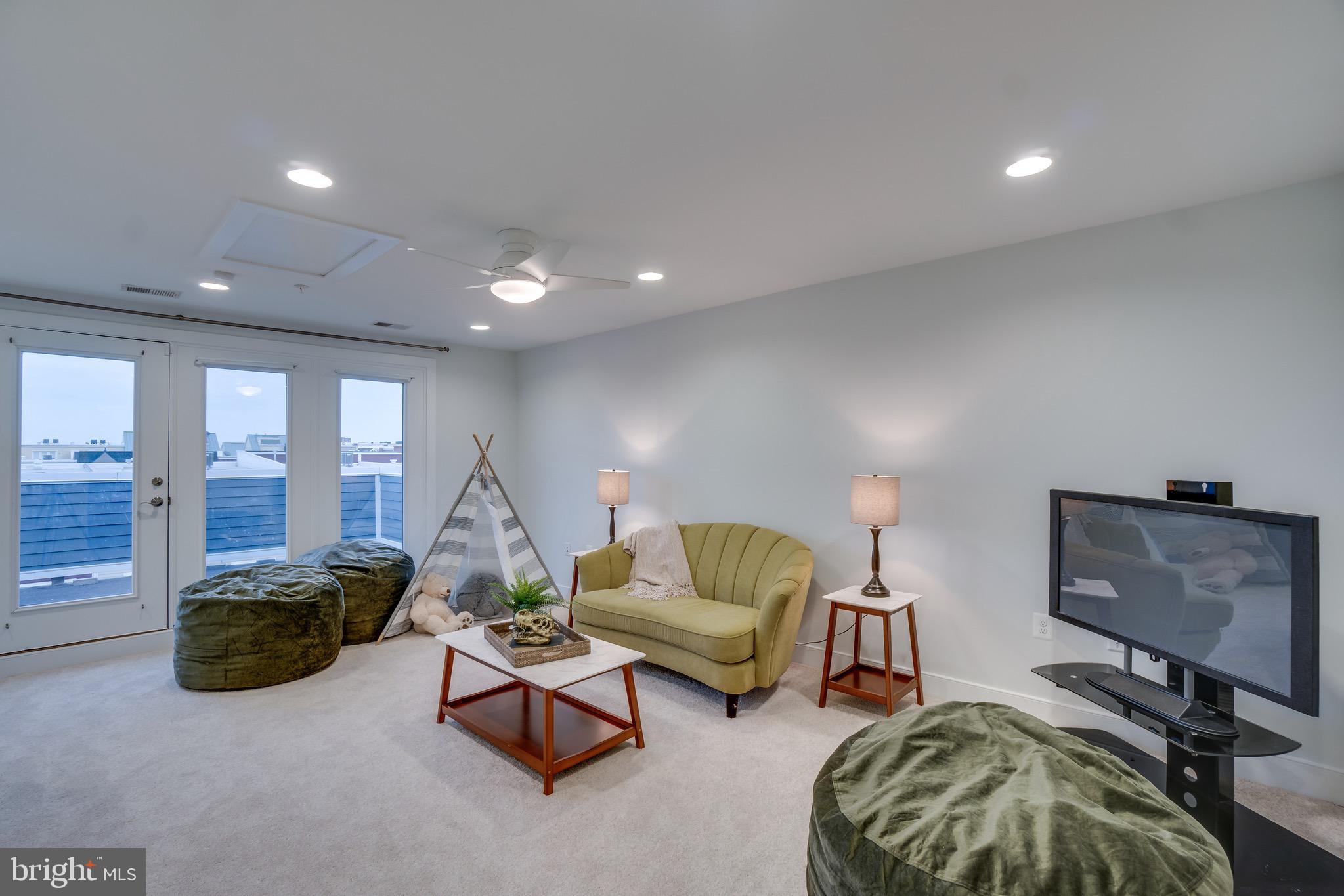 POTOMAC  YARDS - Residential Lease