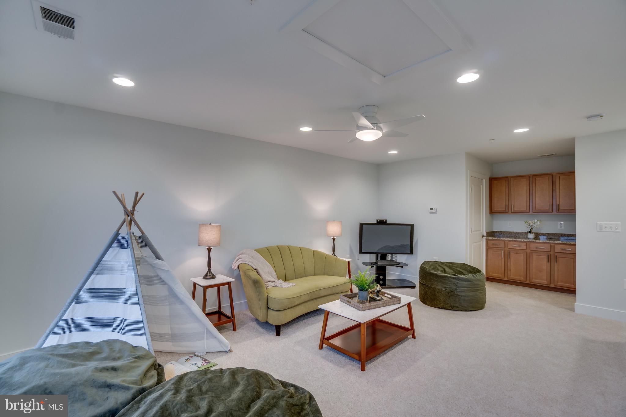 POTOMAC  YARDS - Residential Lease