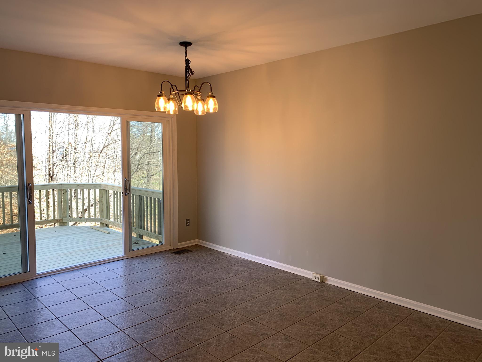 GOVERNORS GROVE - Residential Lease