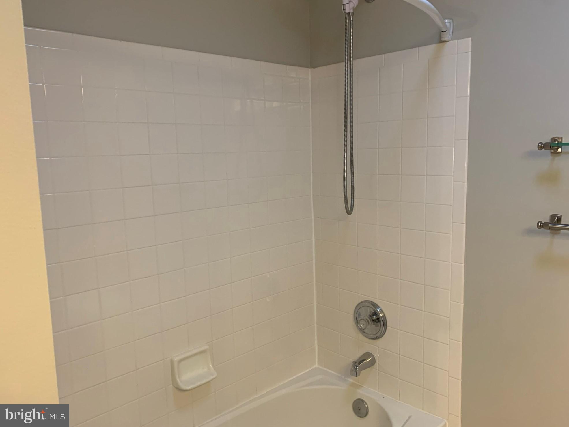 GOVERNORS GROVE - Residential Lease