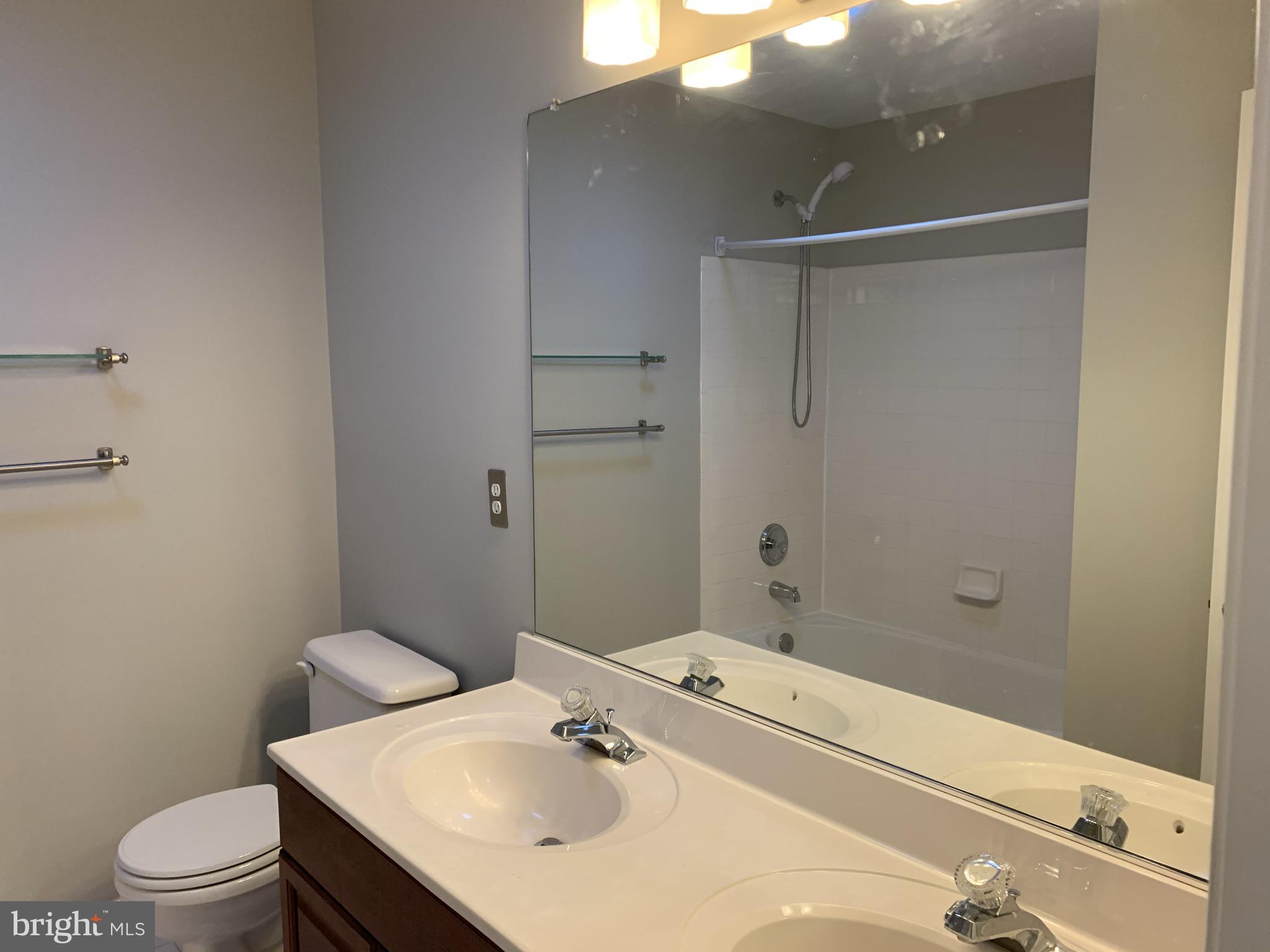 GOVERNORS GROVE - Residential Lease