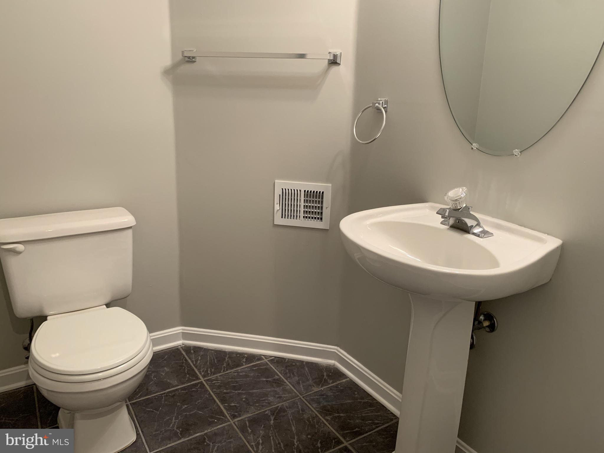 GOVERNORS GROVE - Residential Lease