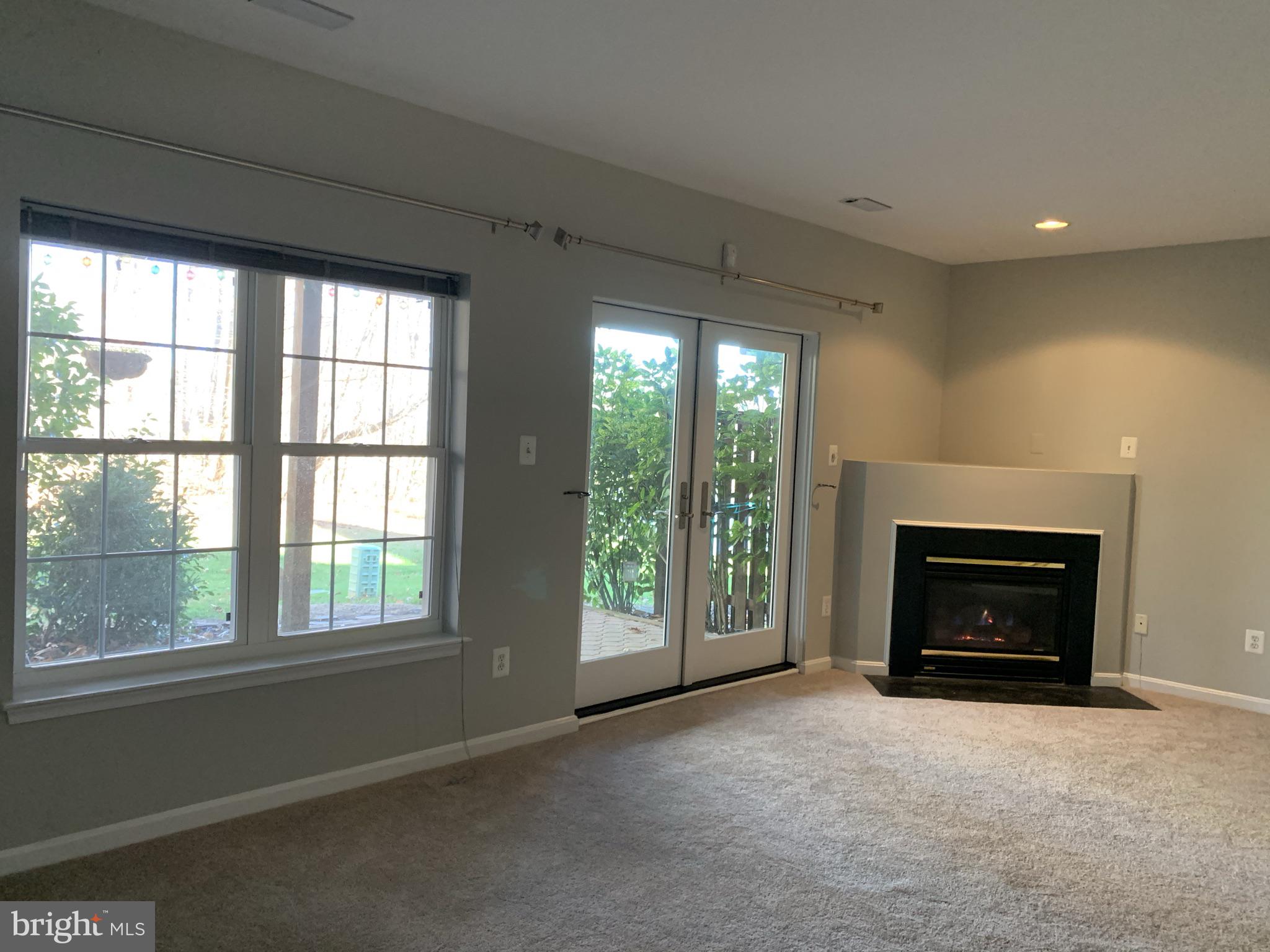 GOVERNORS GROVE - Residential Lease