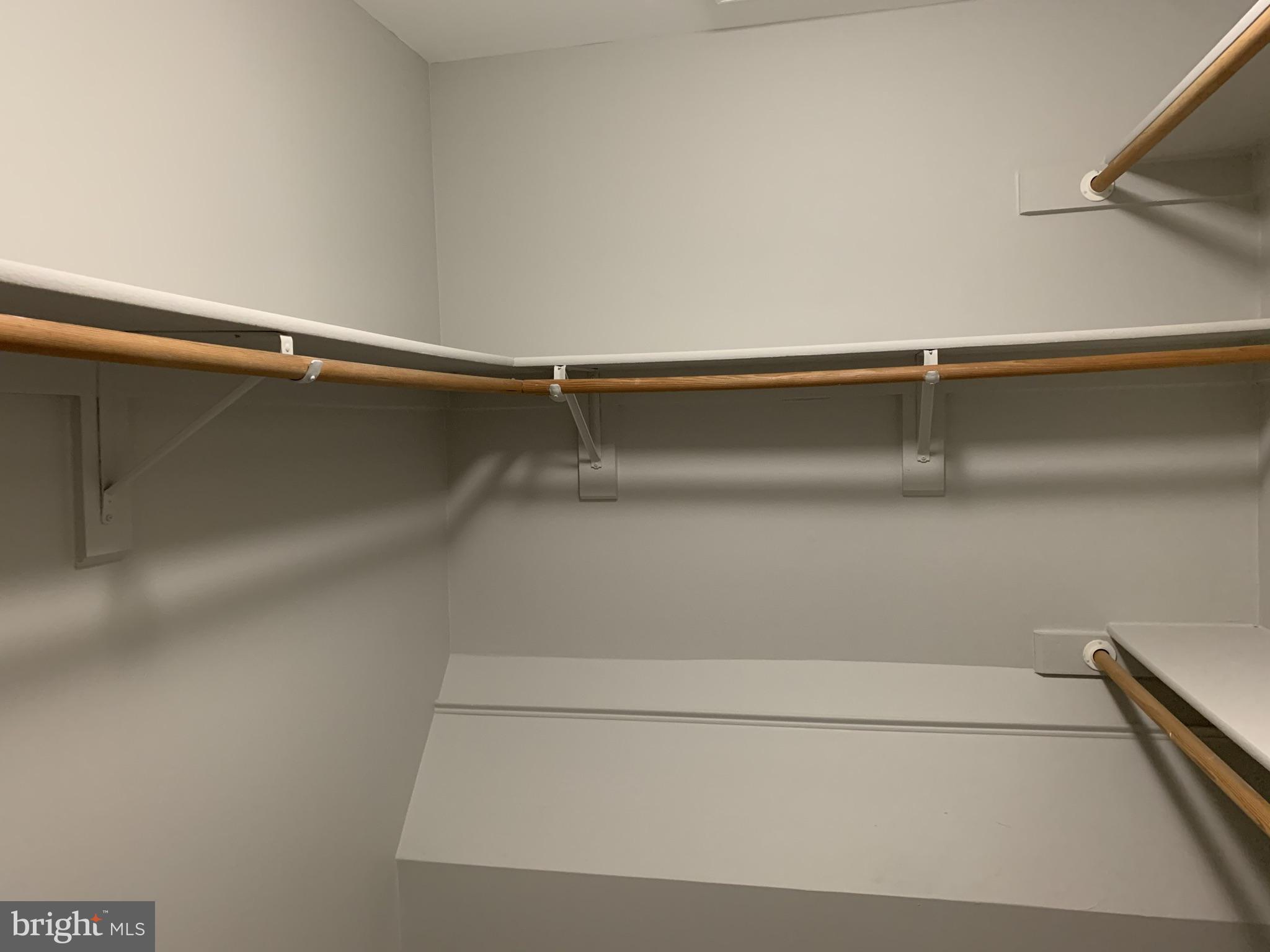 GOVERNORS GROVE - Residential Lease