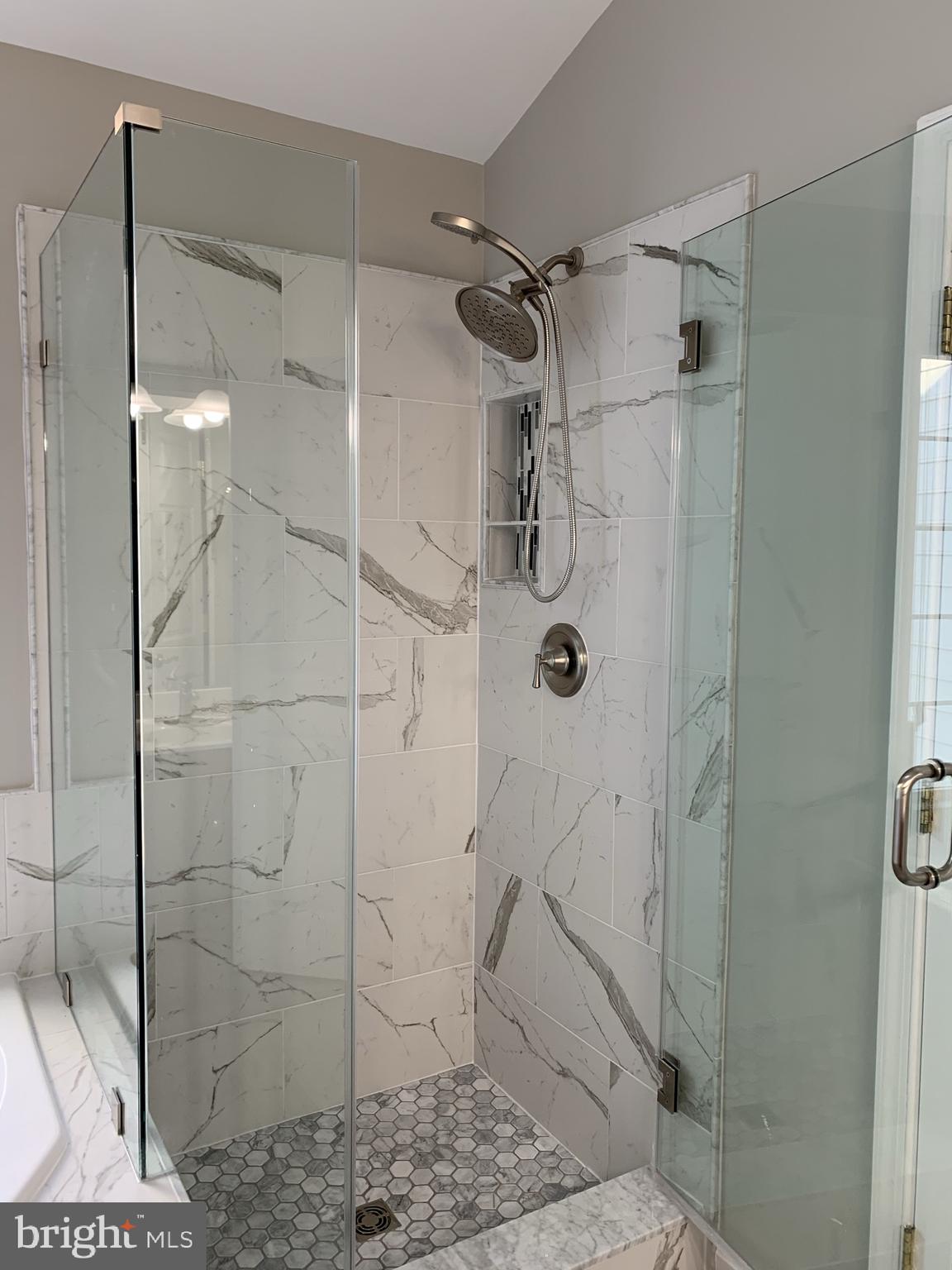 GOVERNORS GROVE - Residential Lease