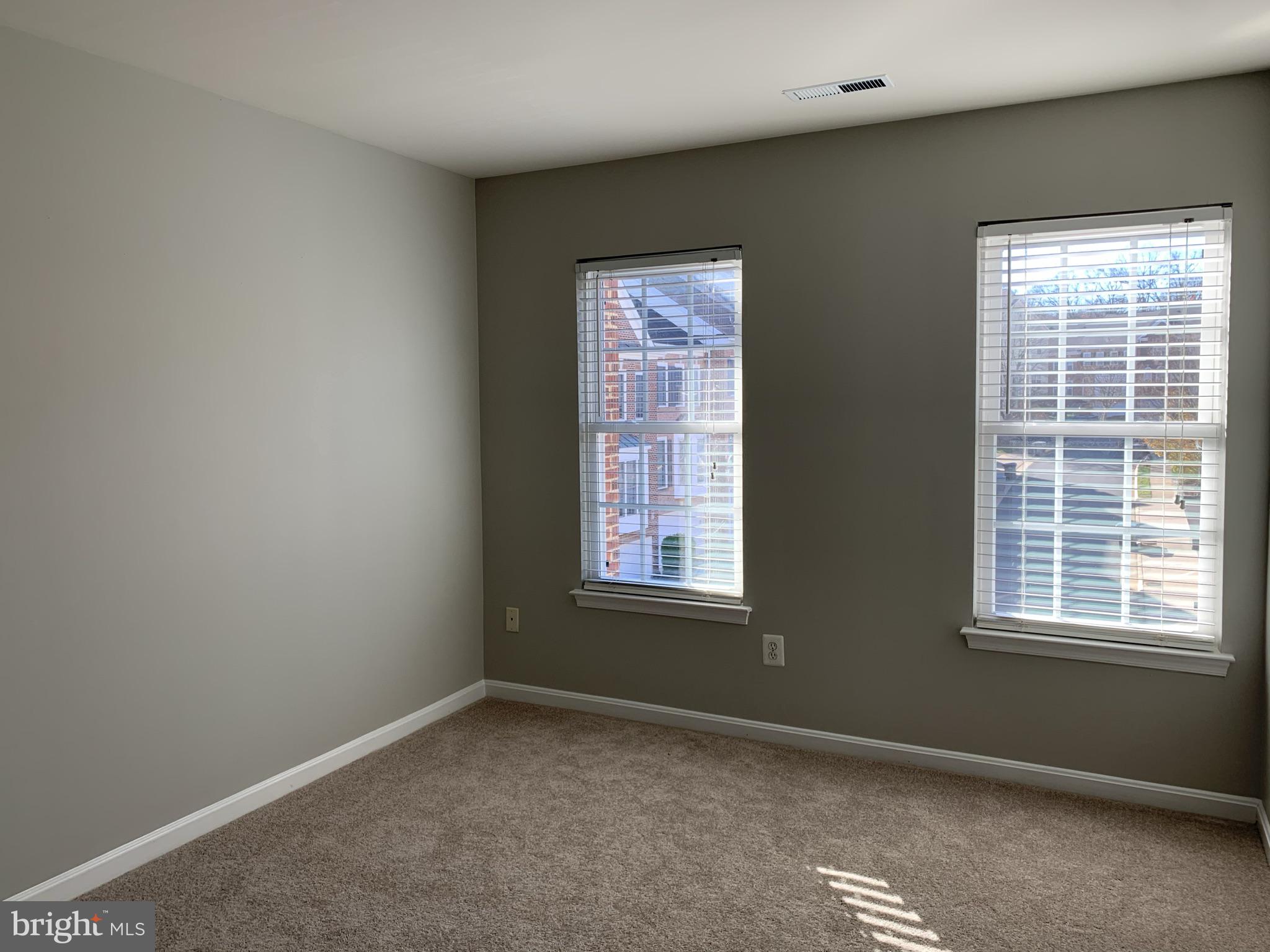 GOVERNORS GROVE - Residential Lease