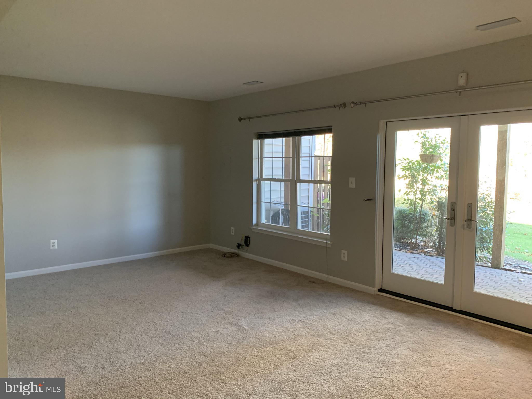 GOVERNORS GROVE - Residential Lease