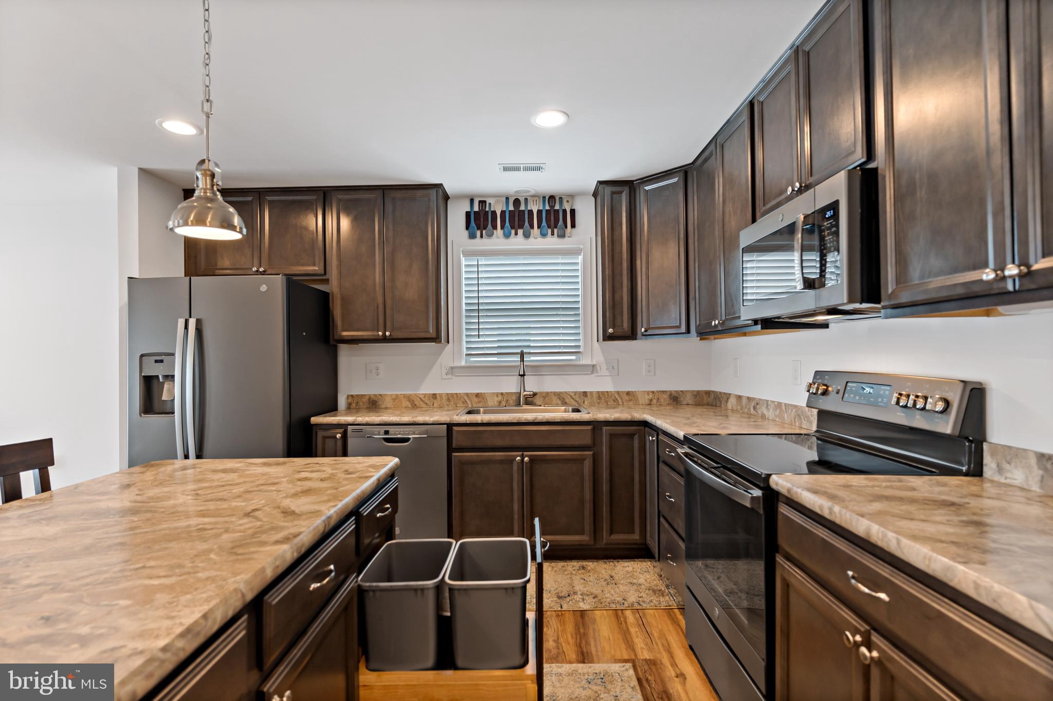 CARDINAL POINTE - Residential