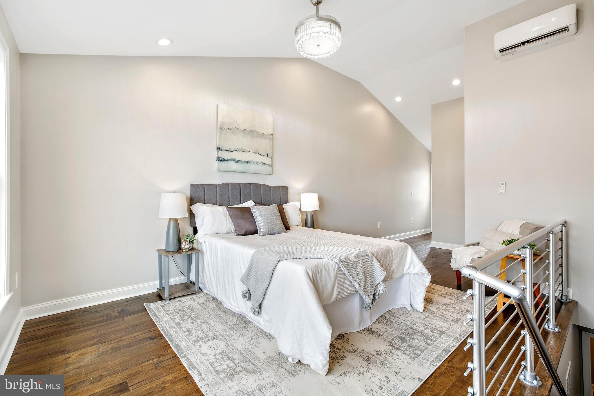 LITTLE ITALY - Residential