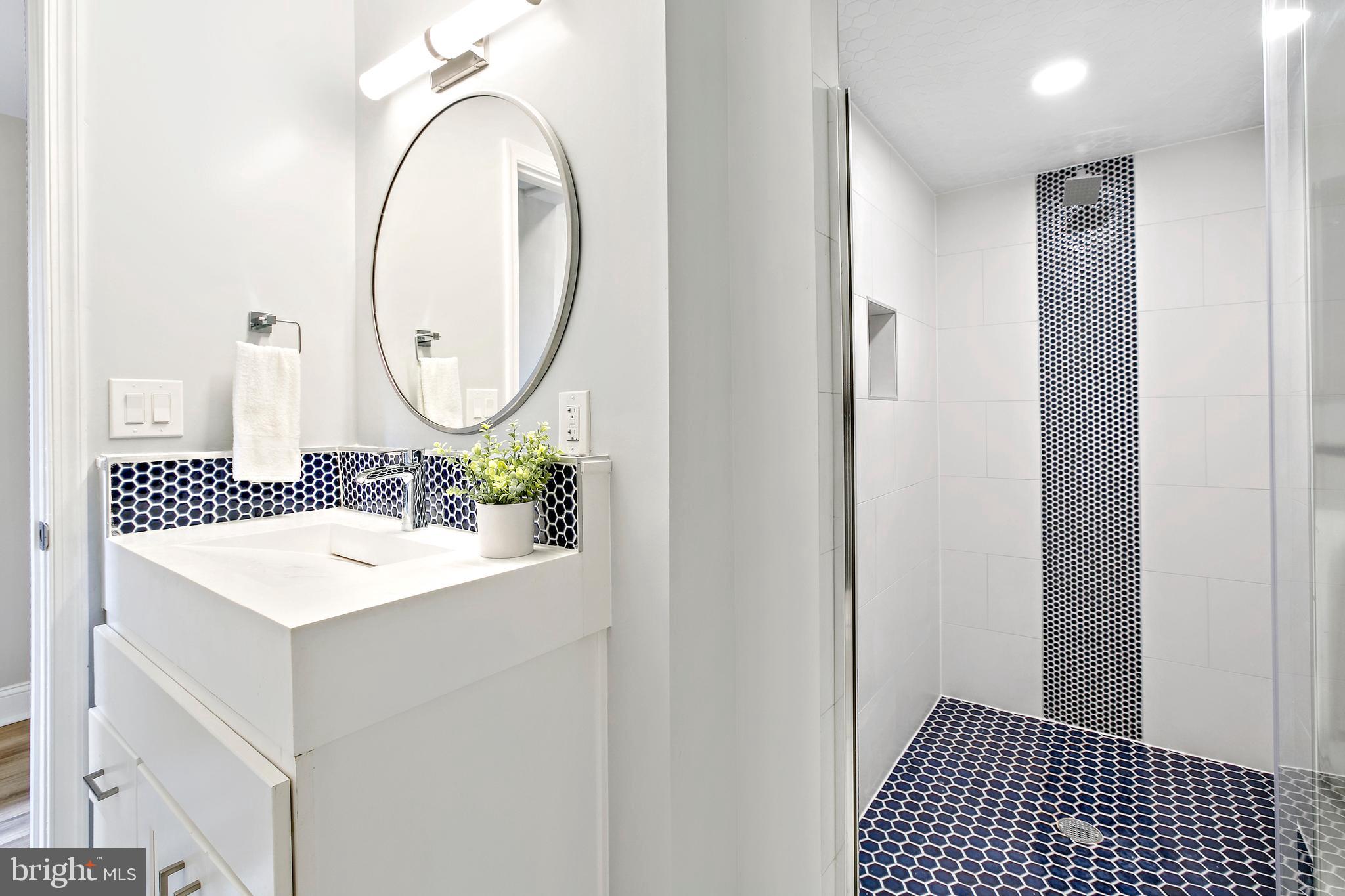 LITTLE ITALY - Residential