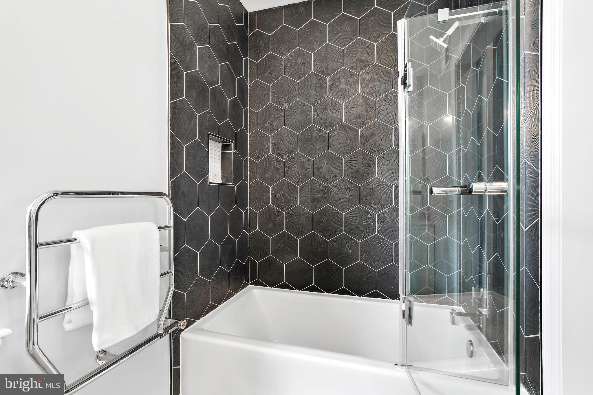 LITTLE ITALY - Residential