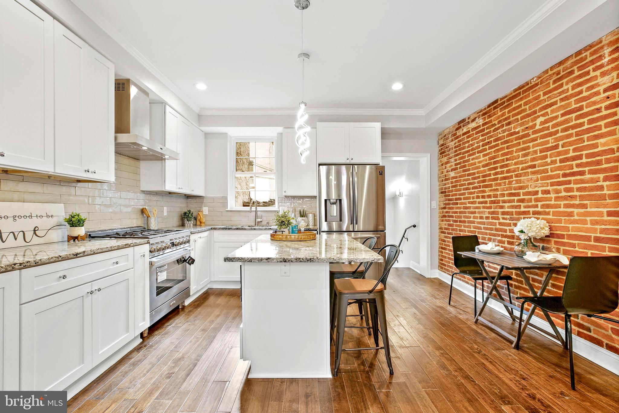 LITTLE ITALY - Residential