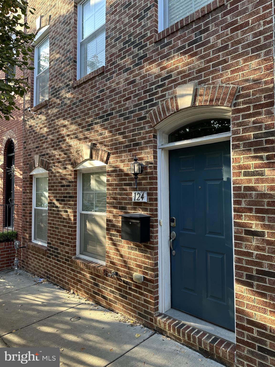 RIVERSIDE PARK - Residential Lease