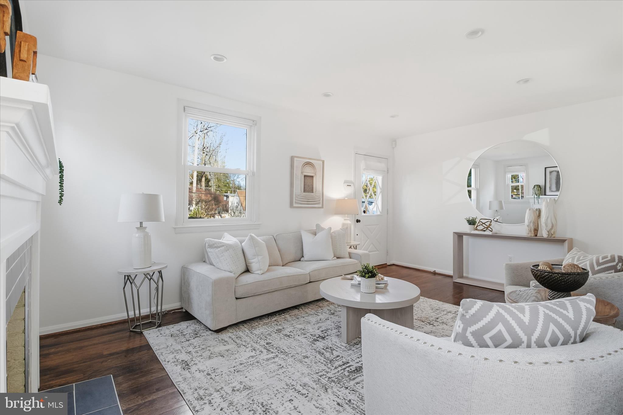 7005 JEFFERSON AVENUE