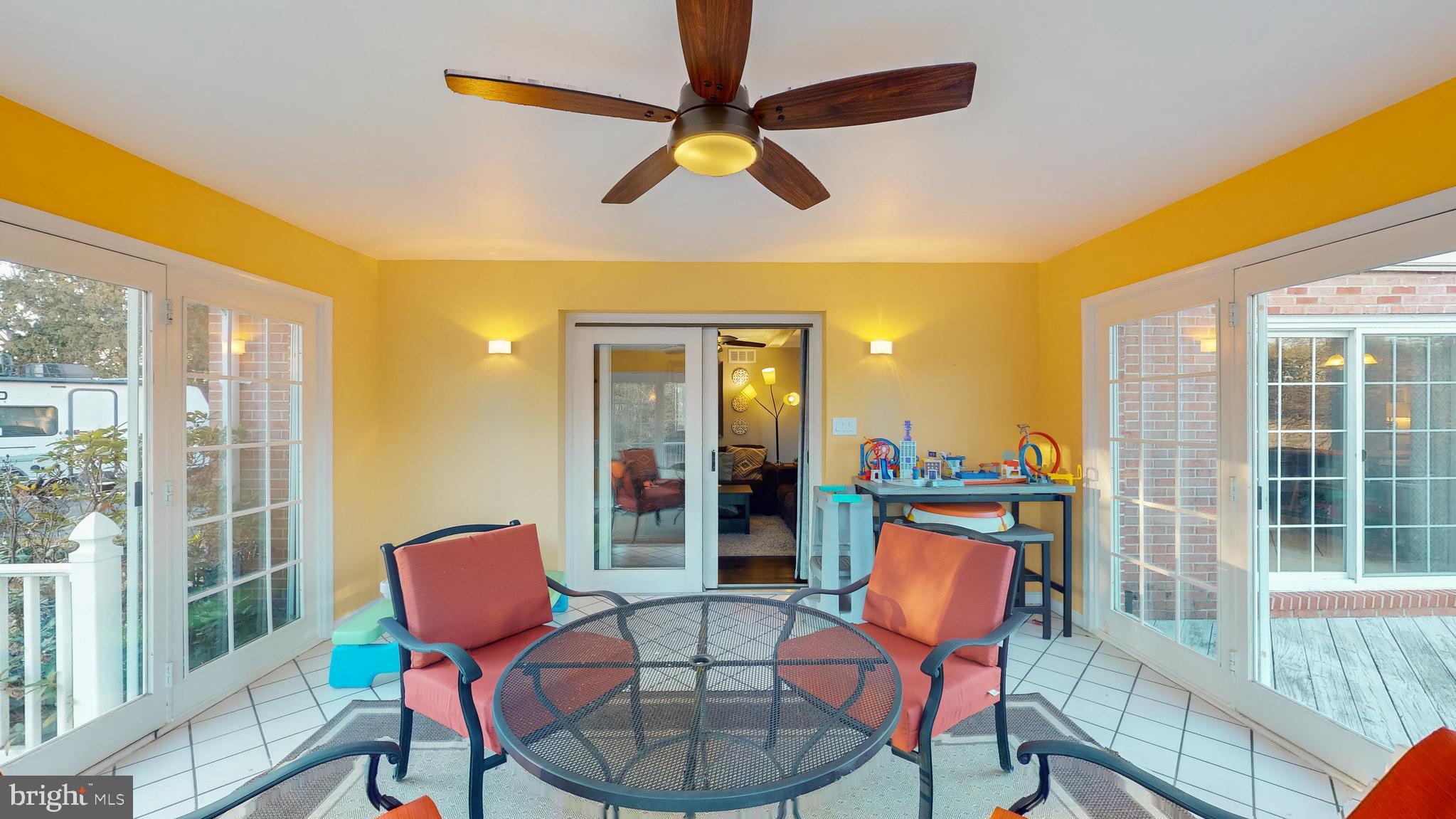 MADONNA MANOR - Residential