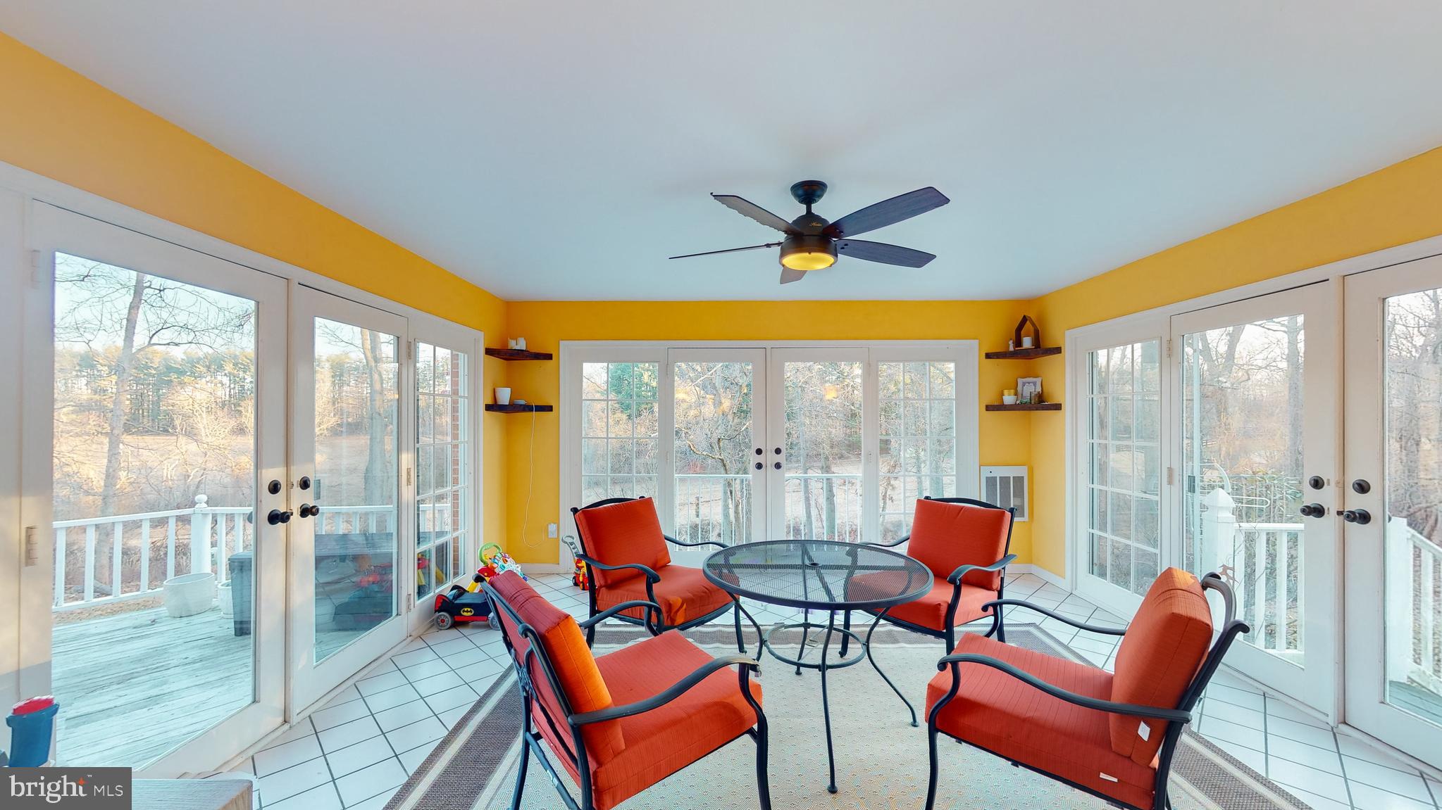 MADONNA MANOR - Residential