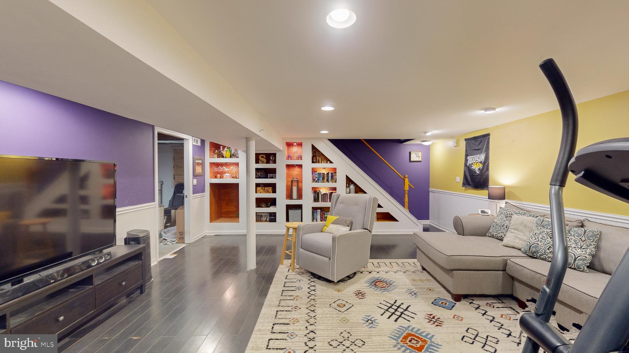 MADONNA MANOR - Residential