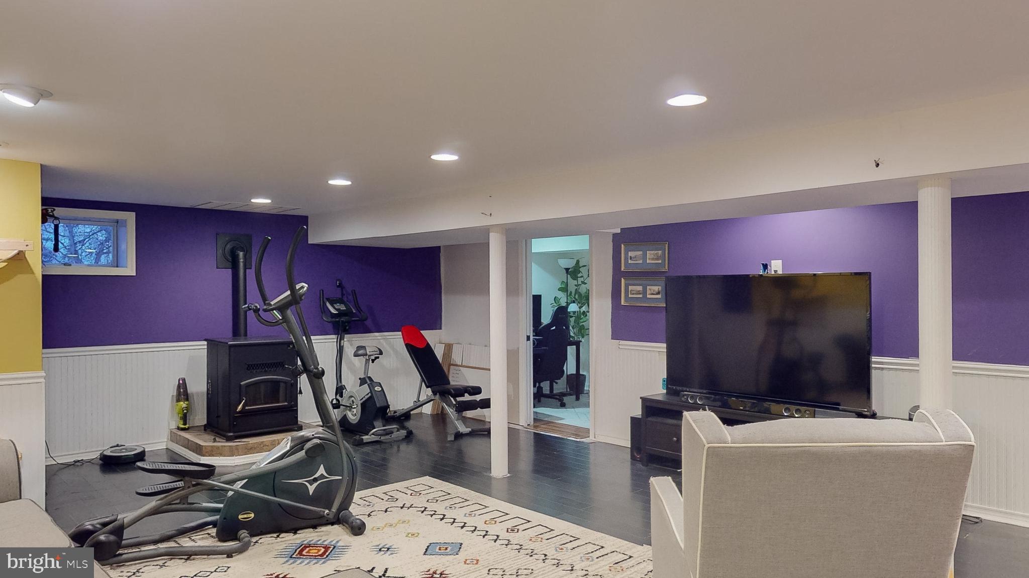 MADONNA MANOR - Residential