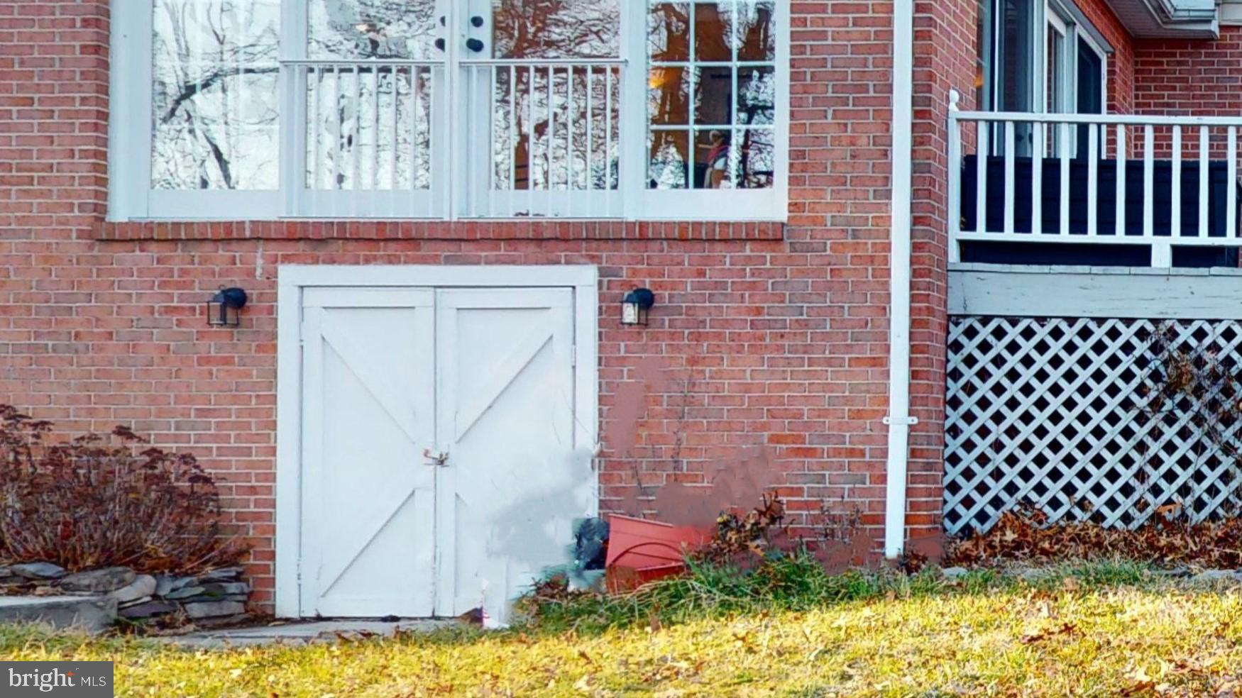 MADONNA MANOR - Residential