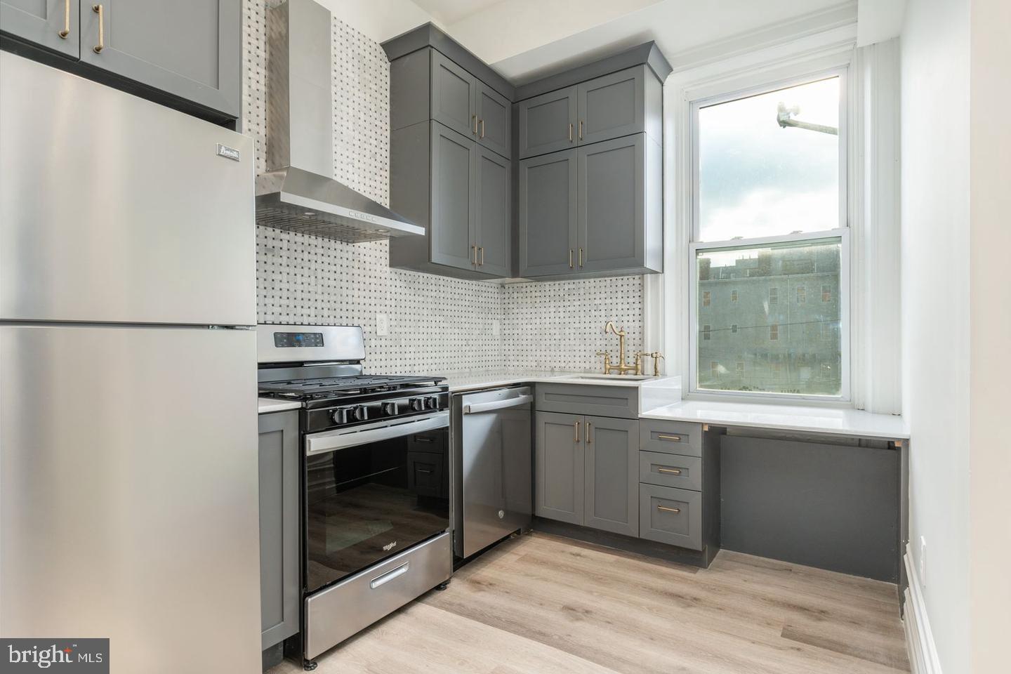 999 N 15TH STREET 11