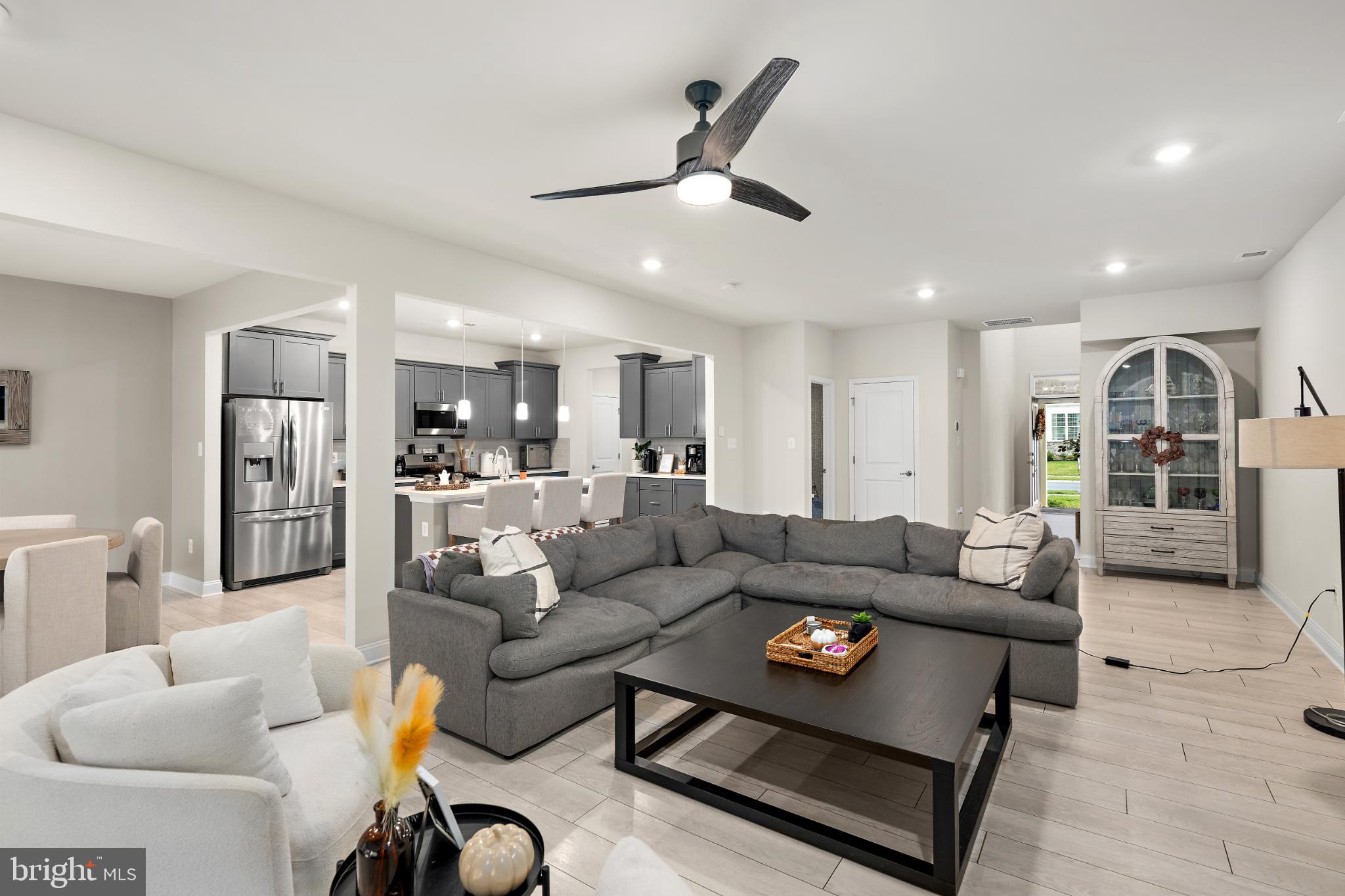 PLANTATION LAKES - Residential