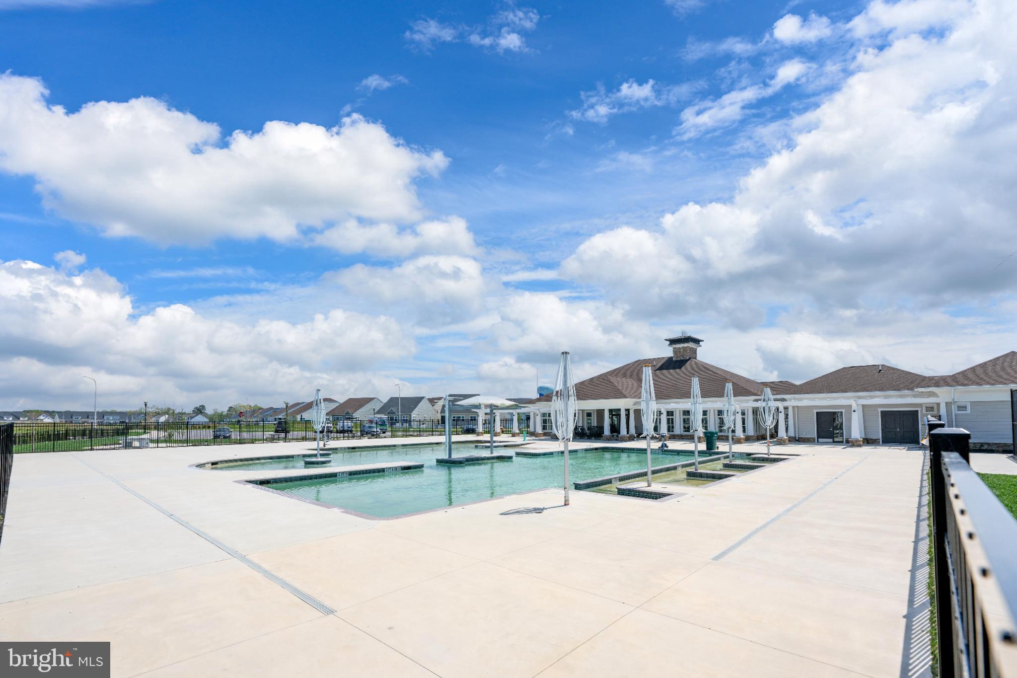 PLANTATION LAKES - Residential