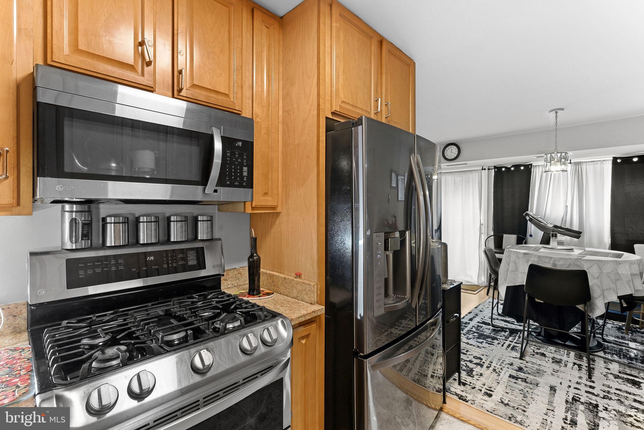 THE SEASONS - Residential