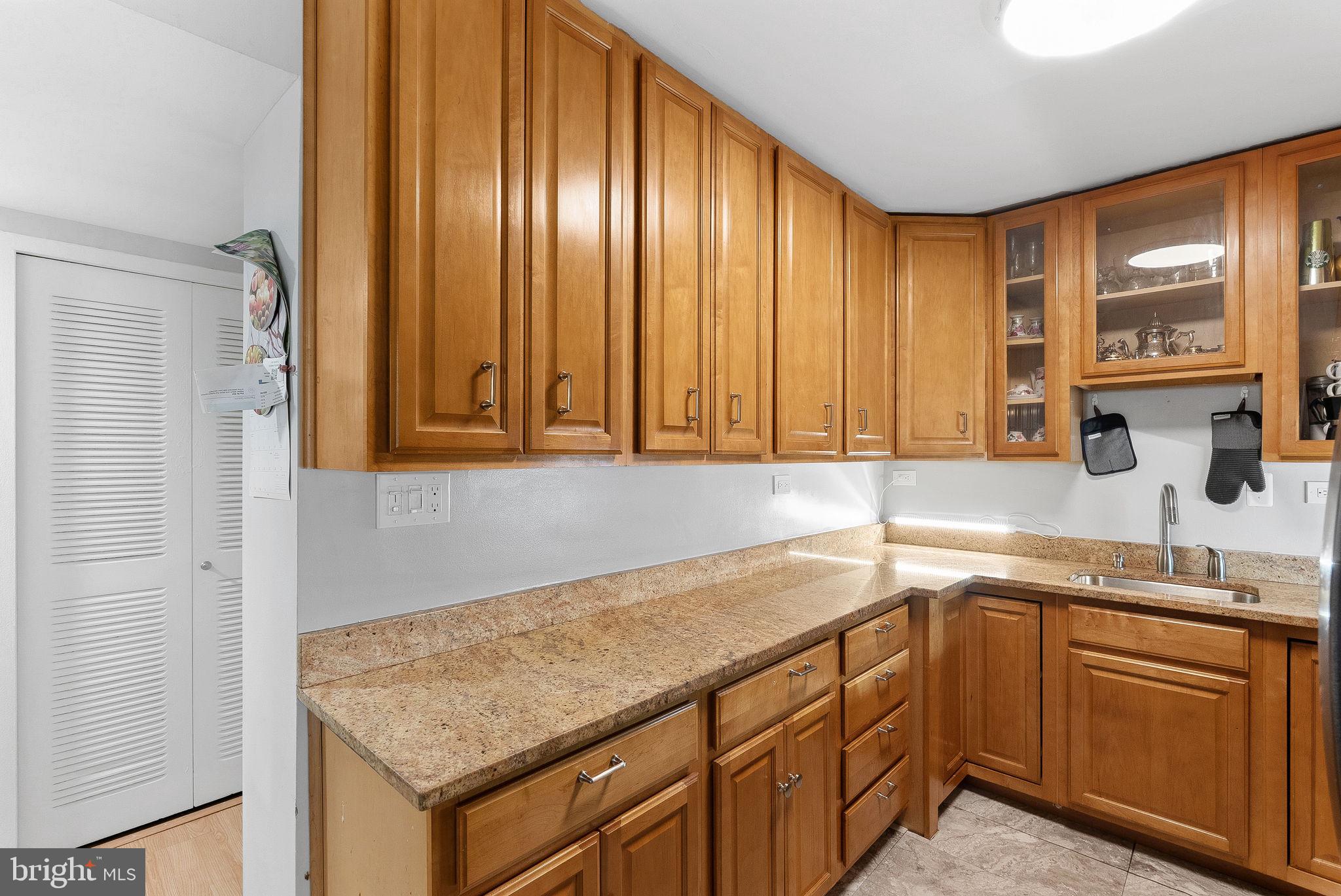 THE SEASONS - Residential