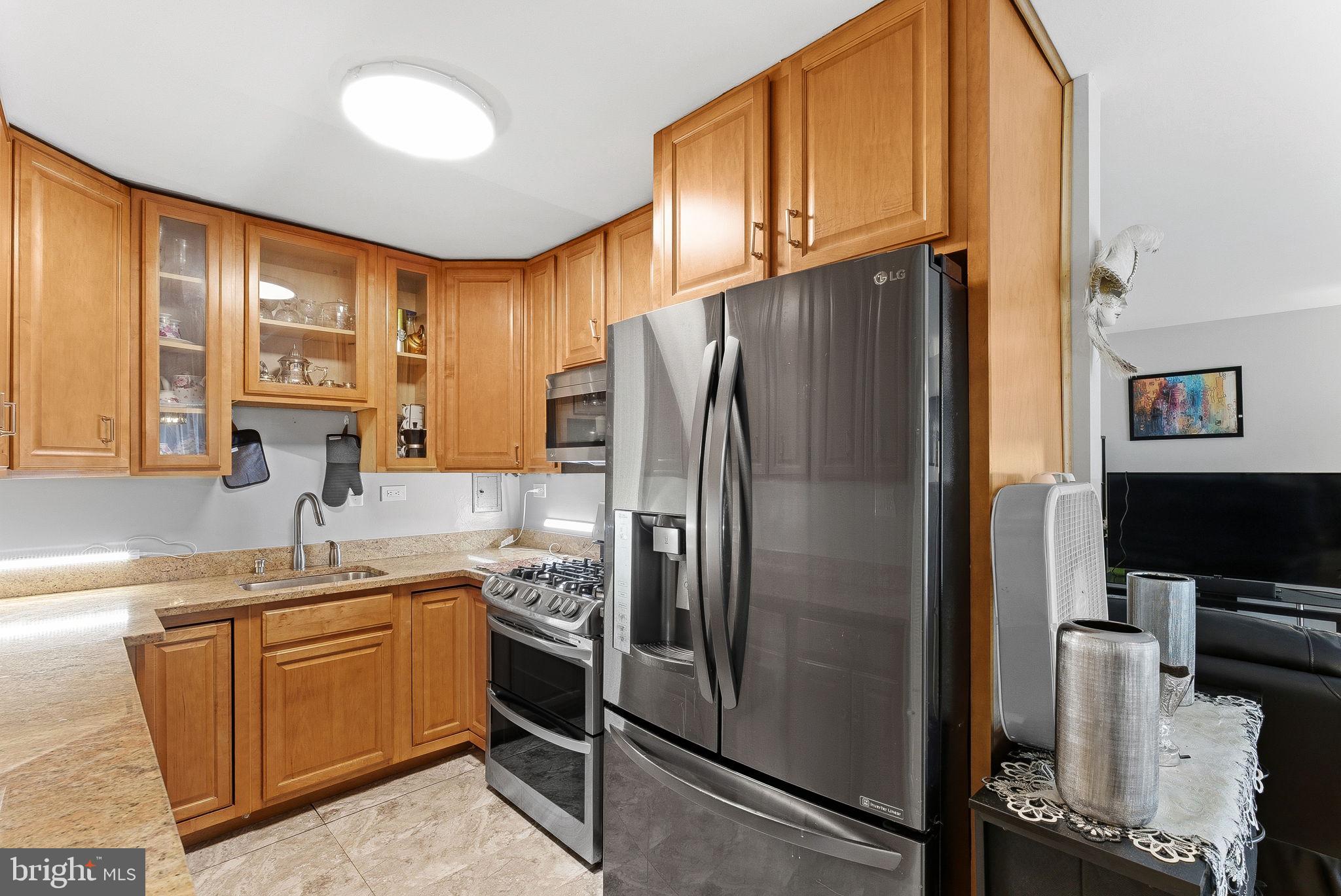 THE SEASONS - Residential