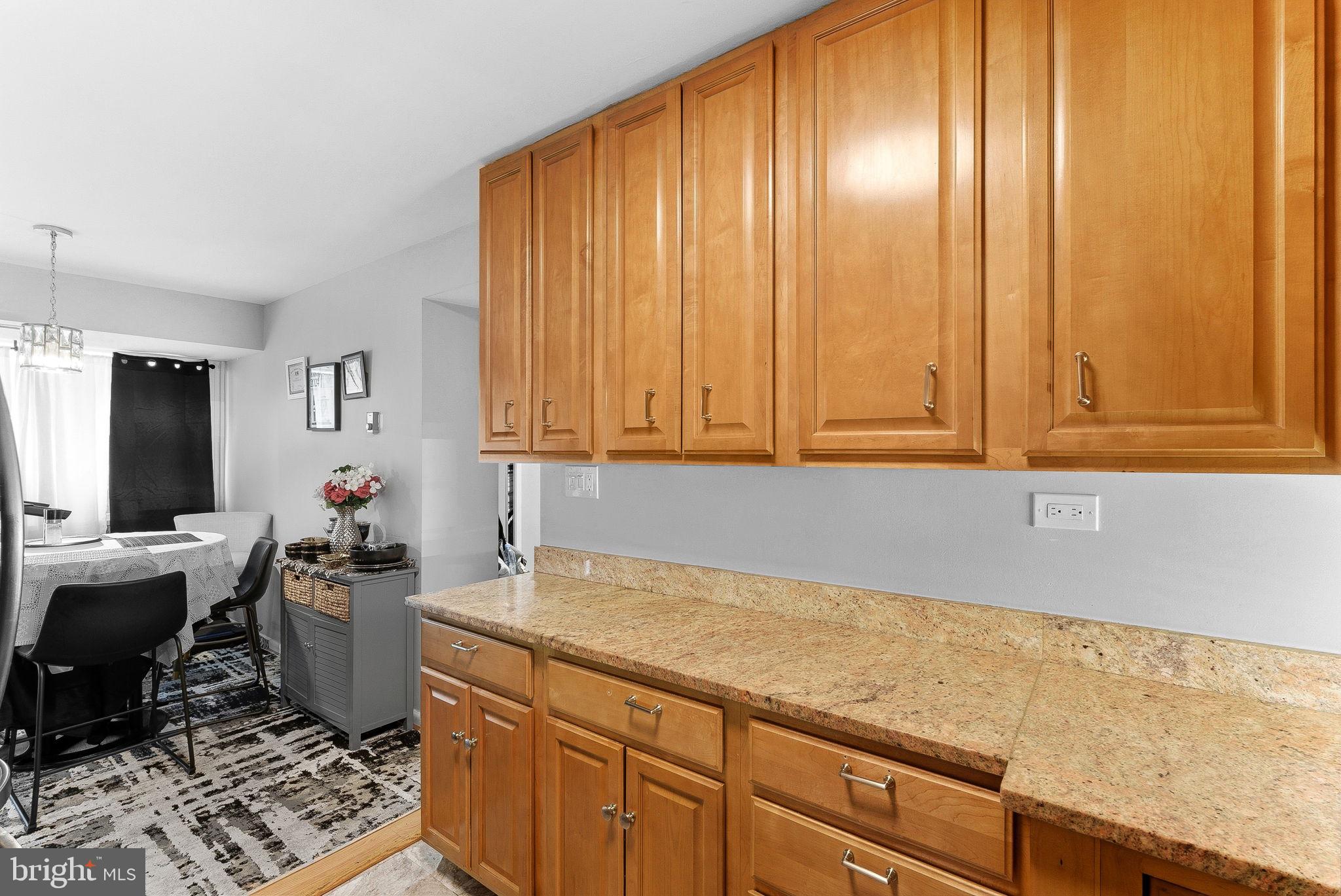 THE SEASONS - Residential