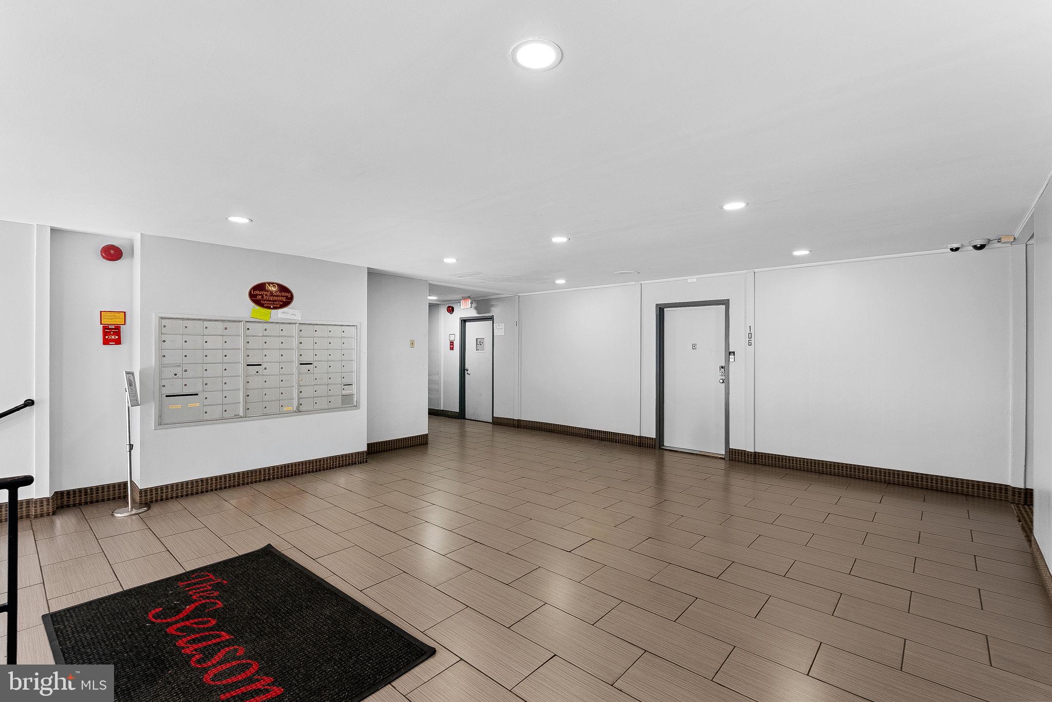 THE SEASONS - Residential