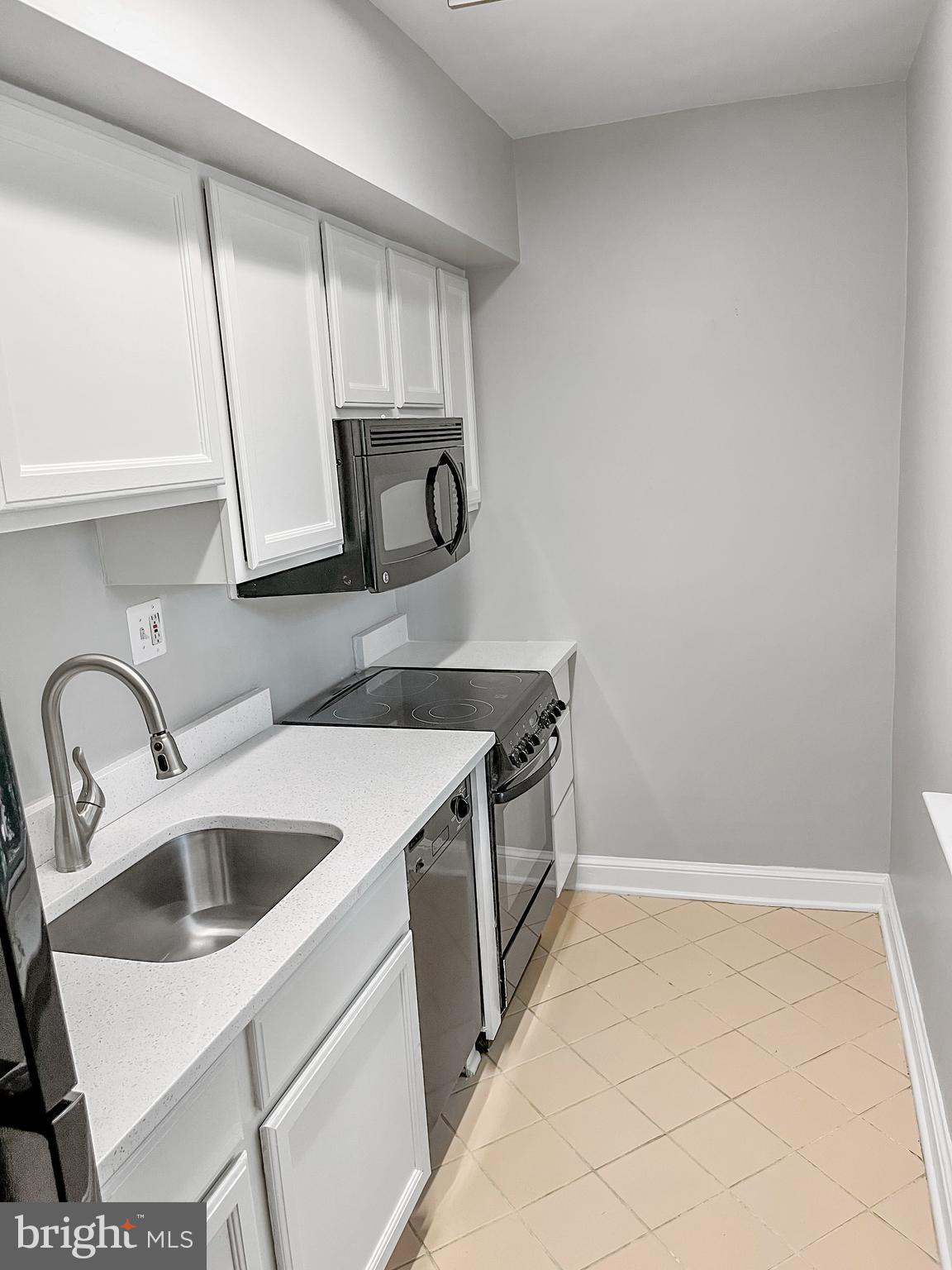 WESTMORELAND TERRACE - Residential Lease