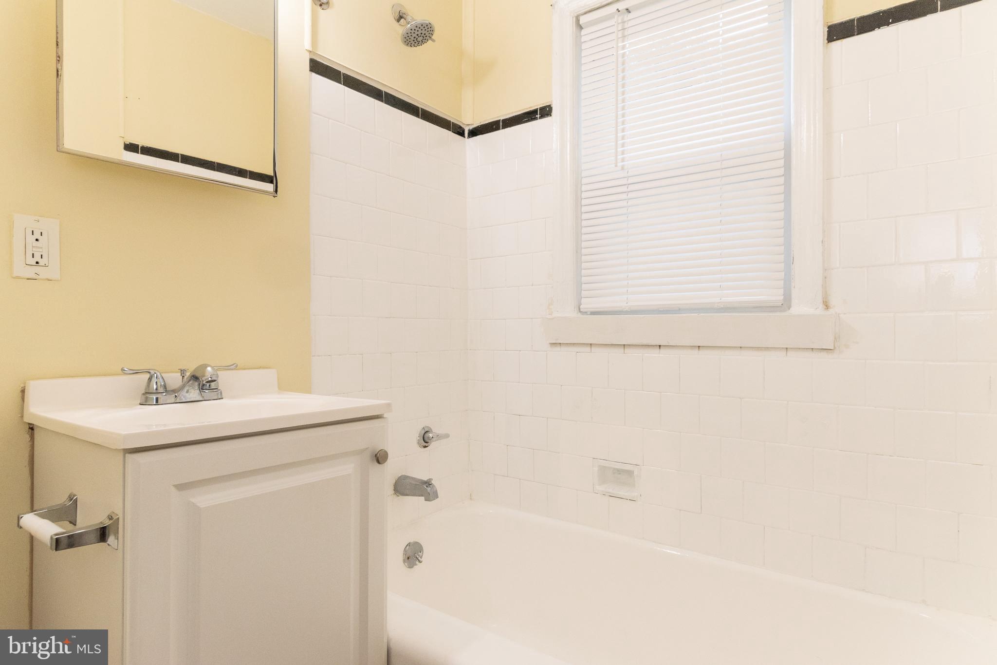 FRANKFORD - Residential Lease