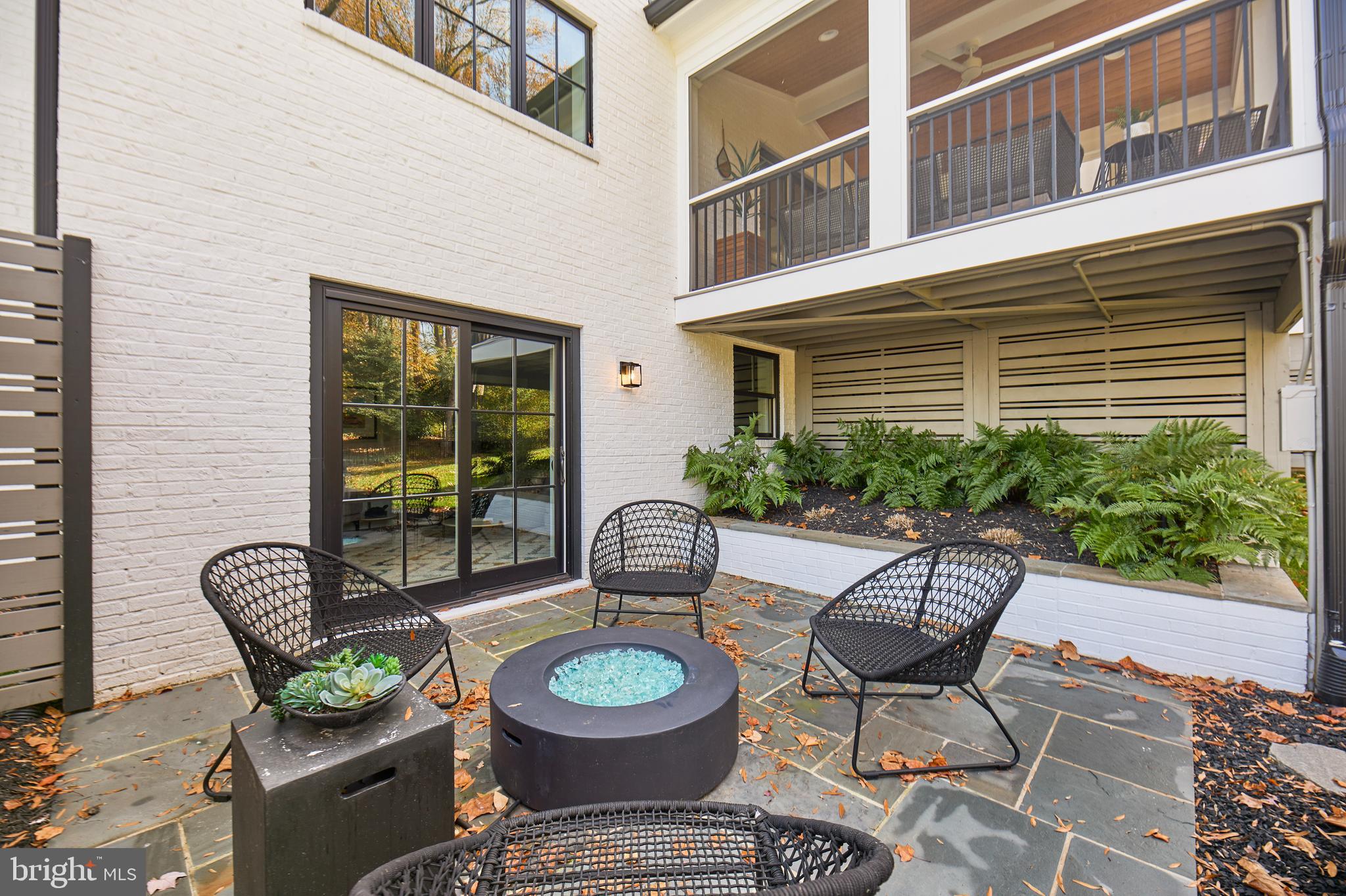 CHESTERBROOK WOODS - Residential